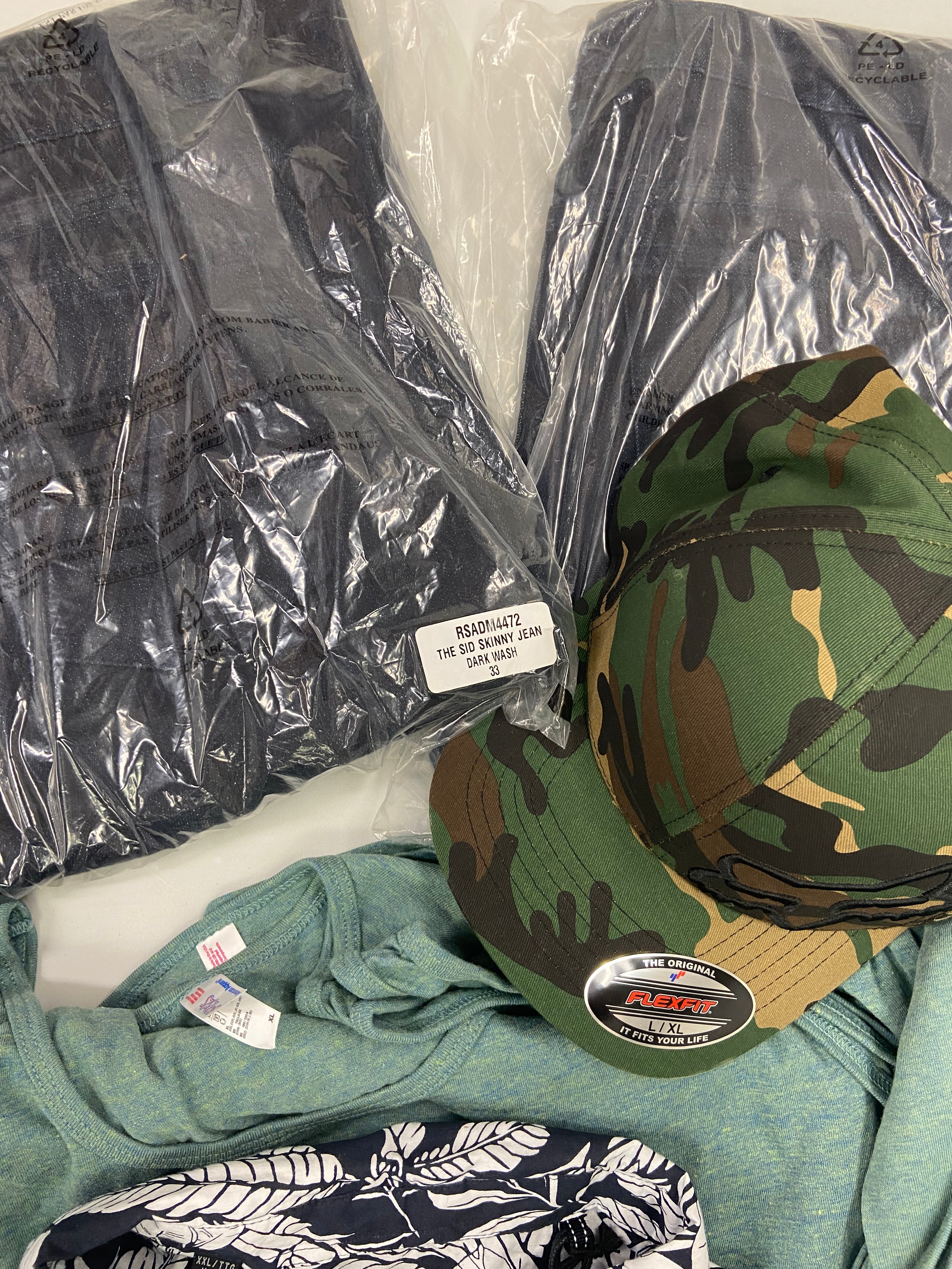 Men's Clothing Assorted Wholesale Lot, NIKE, ADIDAS, LUCKY BRAND, TAHARI, BUFFALO JEANS, KIRKLAND and more, 24 items, Shelf Pulls, MSRP $781
