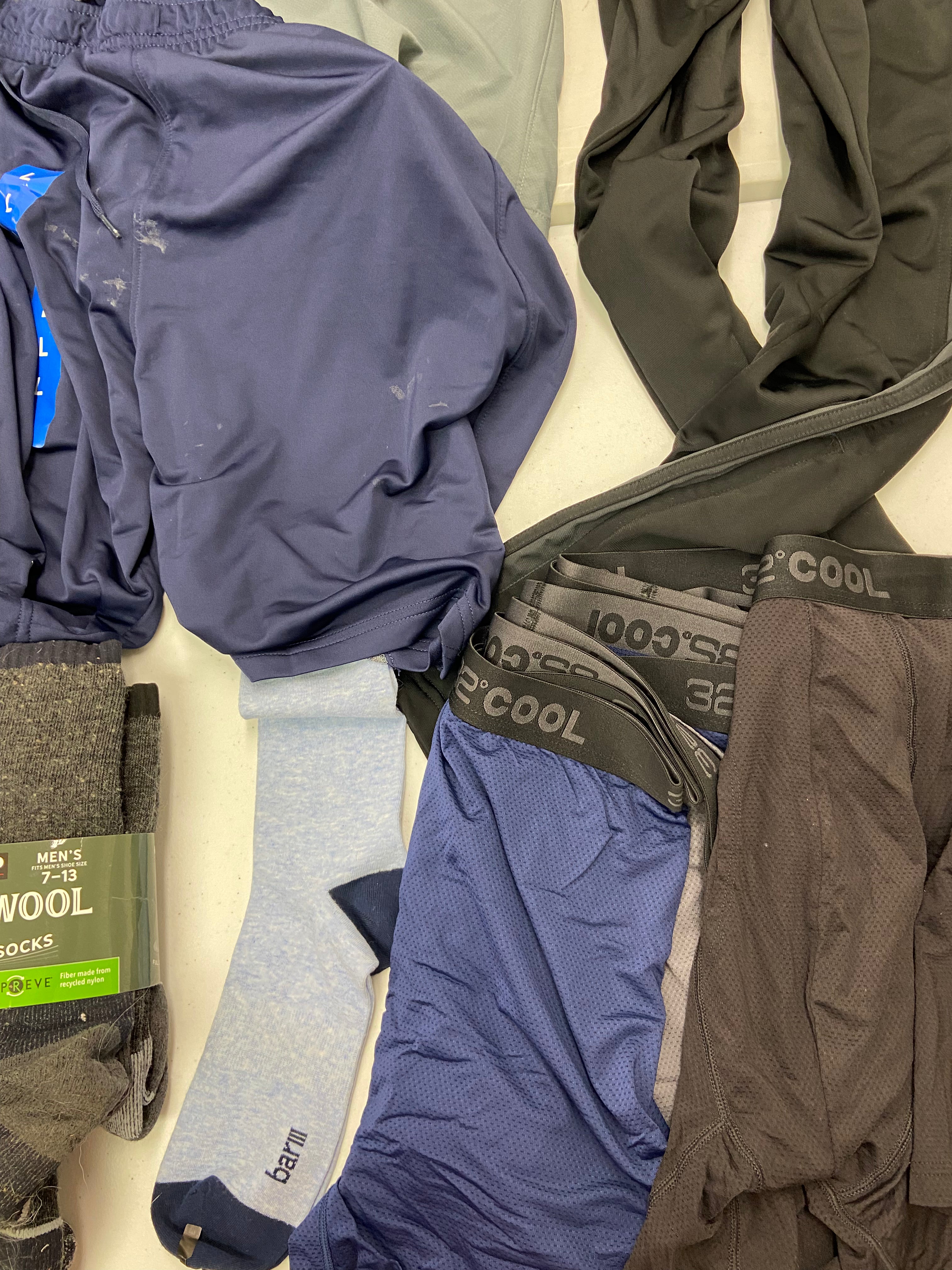 Men's Clothings Assorted Wholesale Lot, POLO RALPH LAUREN, NIKE, ADIDAS, UNDER ARMOUR, PERRY ELLIS PORTFOLIO, 2XIST, KIRKLAND, 32 DEGREES and more, 15 items, CUSTOMER RETURNS