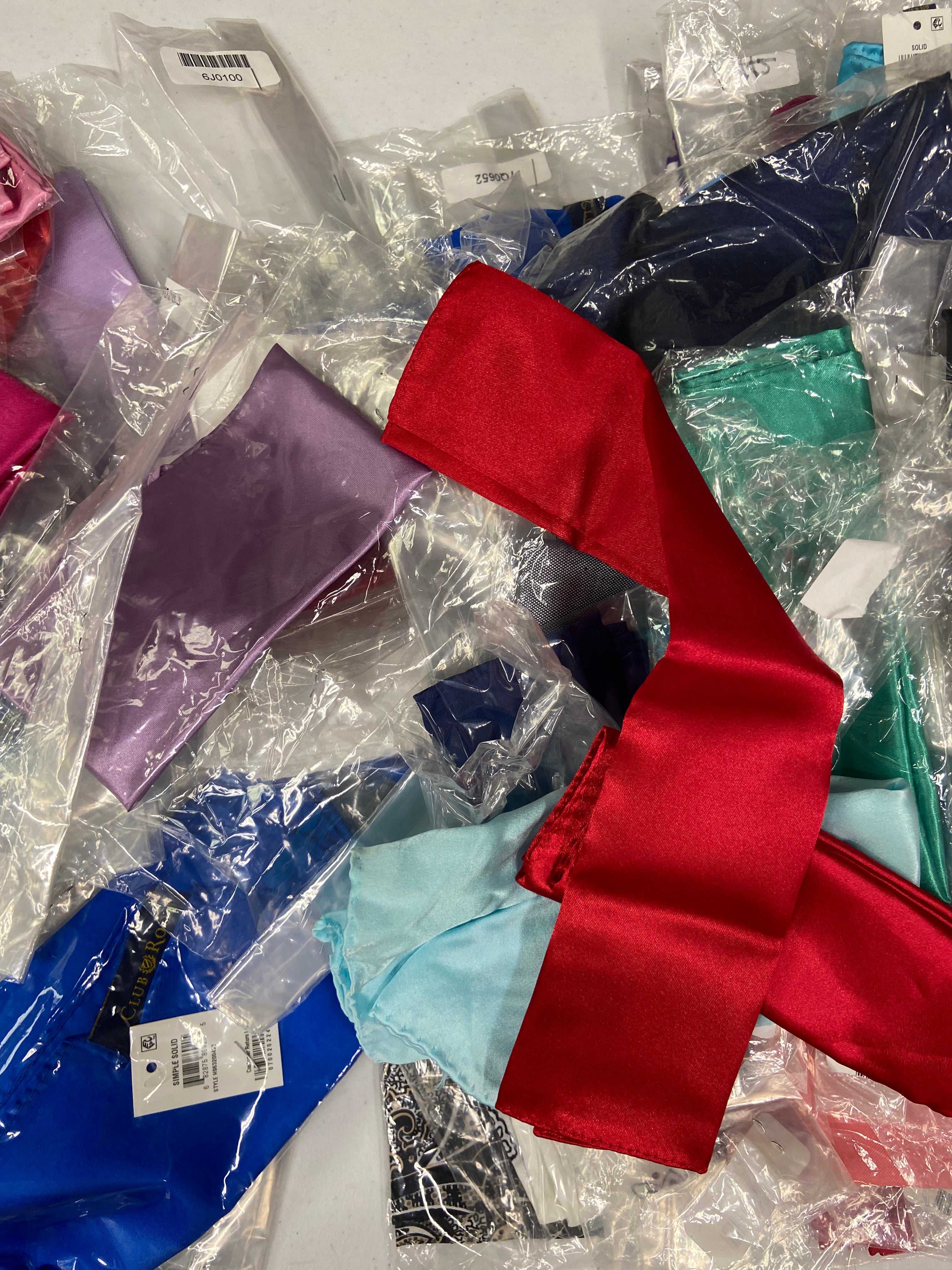 Men's Pocket Squares Wholesale Lot, TOMMY HILFIGER, RYAN SEACREST, BAR III, TALLIA, ALFANI and more, 121 items, CUSTOMER RETURNS
