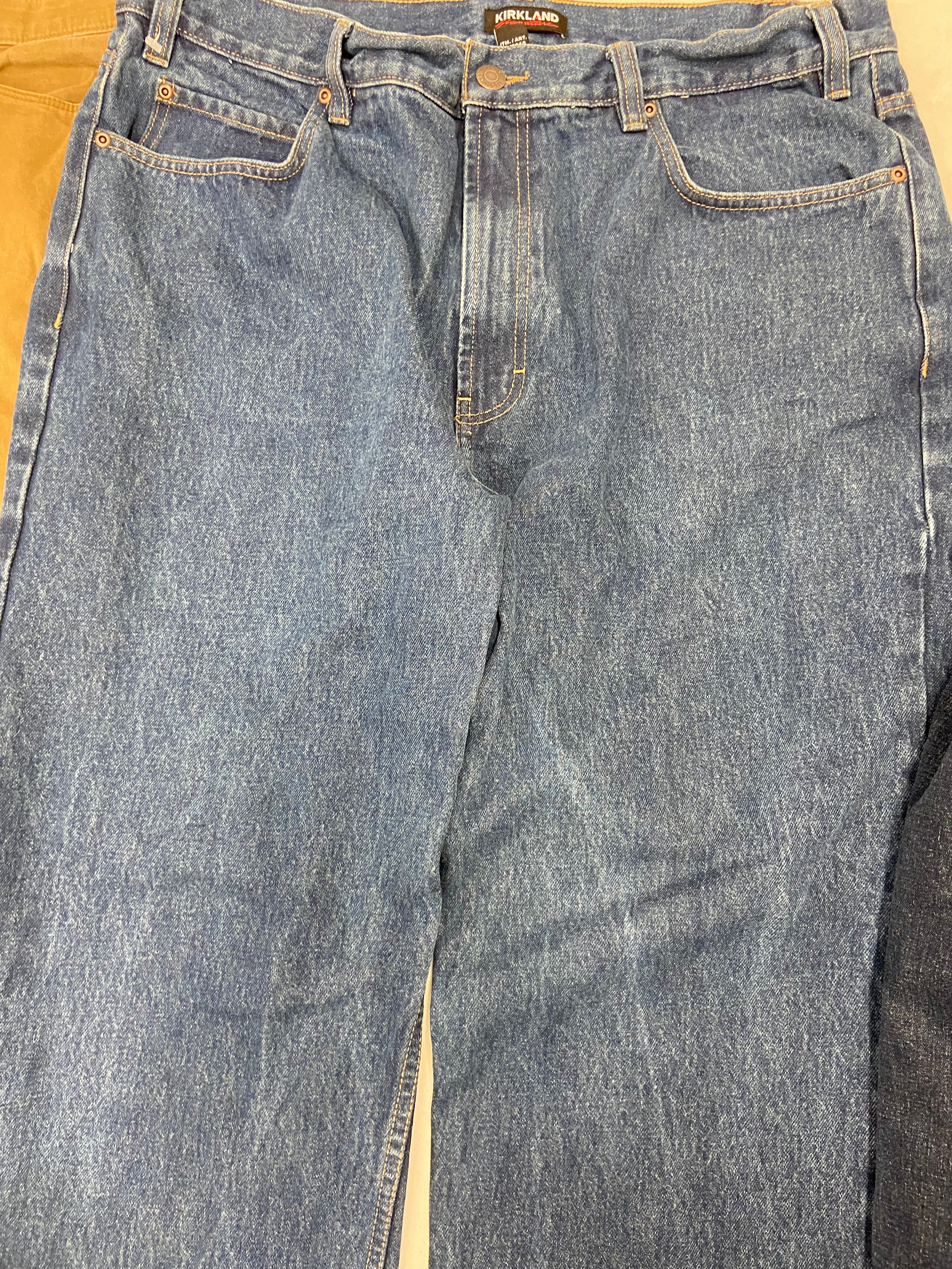 Men's Clothings Bottoms Wholesale Lot, FILA, PUMA, NAUTICA, ENGLISH LAUNDRY, EDDIE BAUER, KIRKLAND, IZOD and more, 10 items, CUSTOMER RETURNS