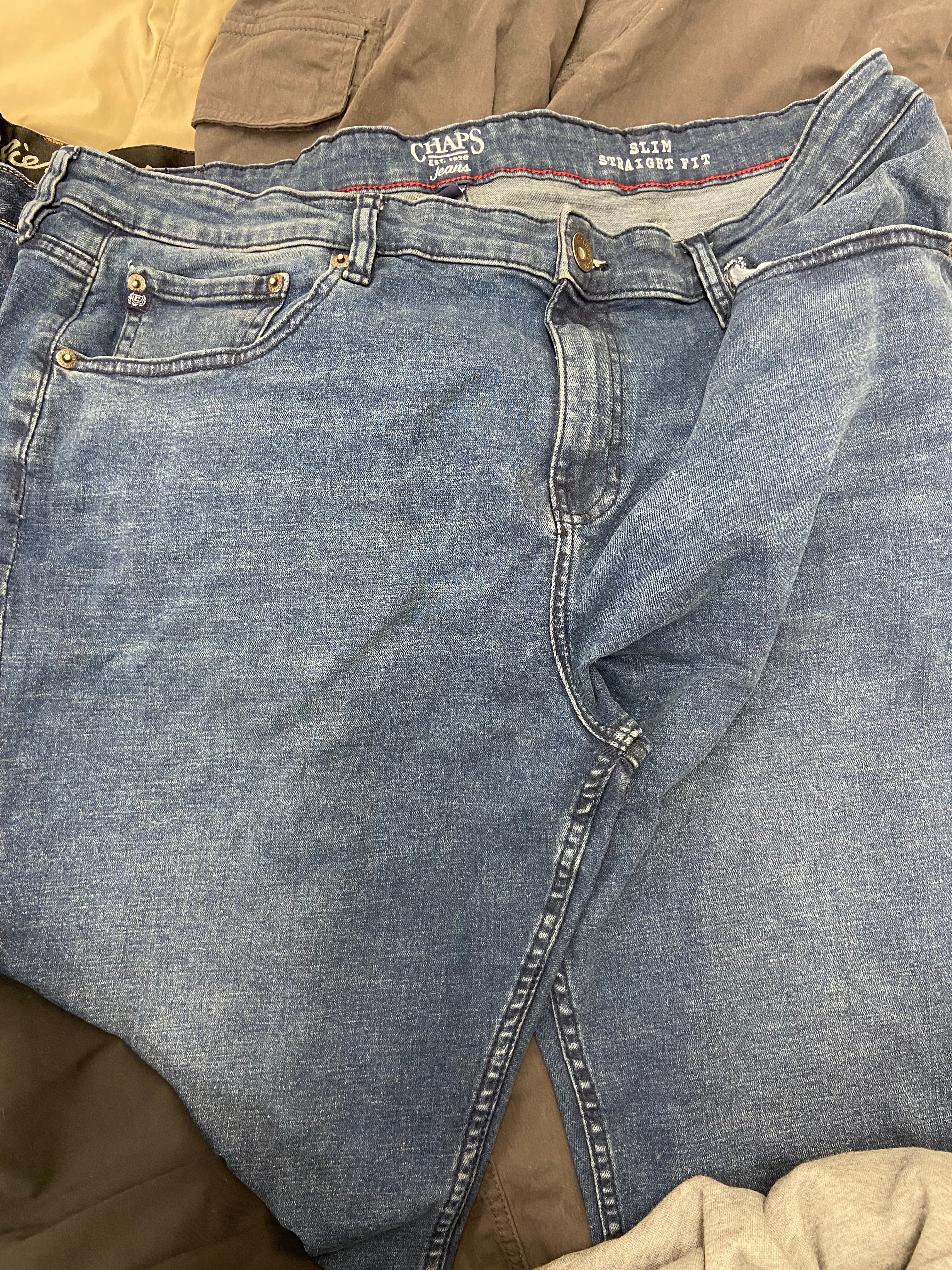 Men's Clothings Pants and Jeans, Wholesale Lot, PUMA, FILA, WEATHERPROOF VINTAGE, EDDIE BAUER, CHAPS and more, 11 items, CUSTOMER RETURNS