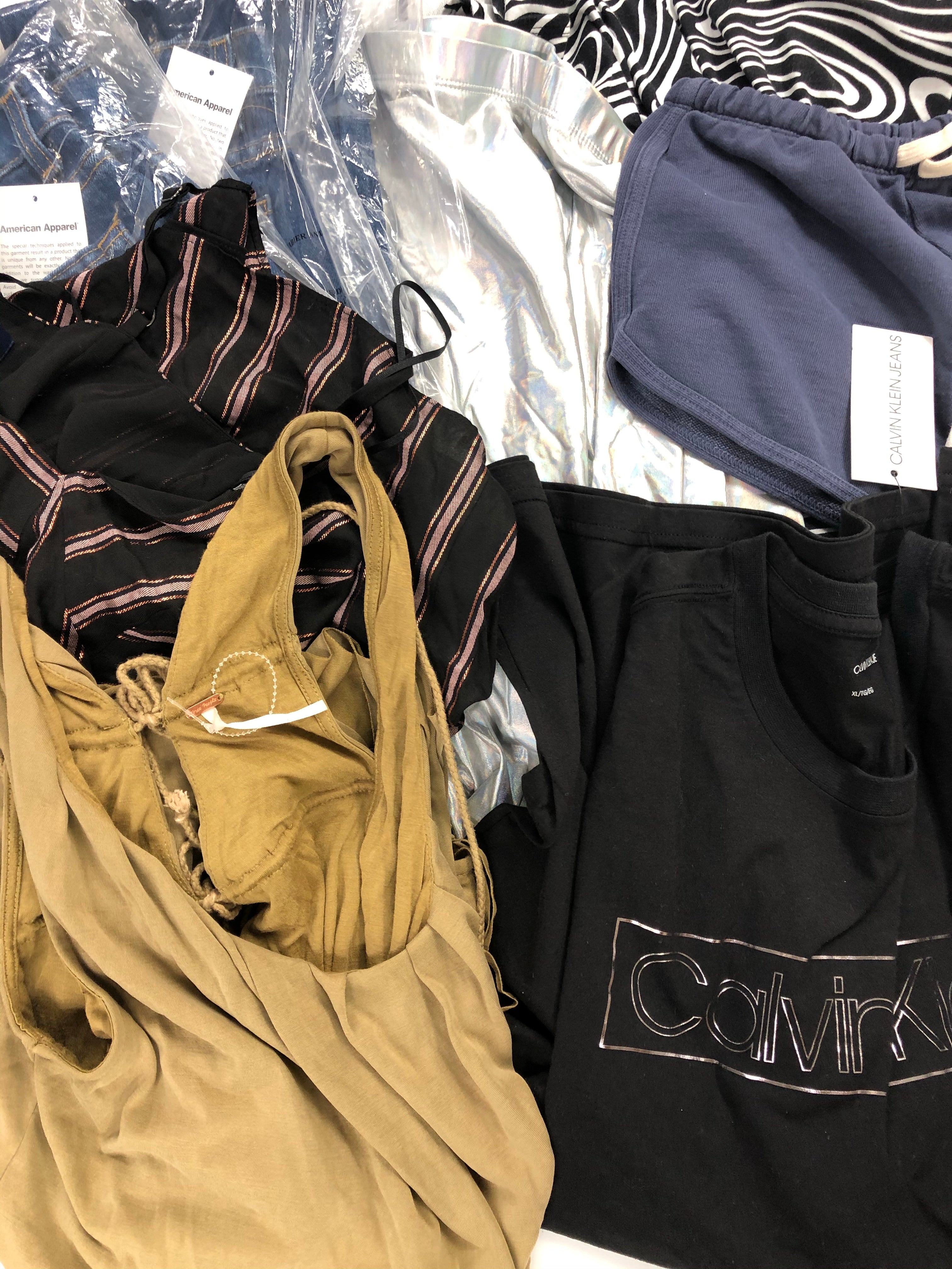 Women's Clothing Assorted Wholesale Lot, DKNY, DL1961, CALVIN KLEIN, FREE PEOPLE, RACHEL ROY, ALFANI, AMERICAN APPAREL and more, 22 items, Shelf Pulls, MSRP $1,598