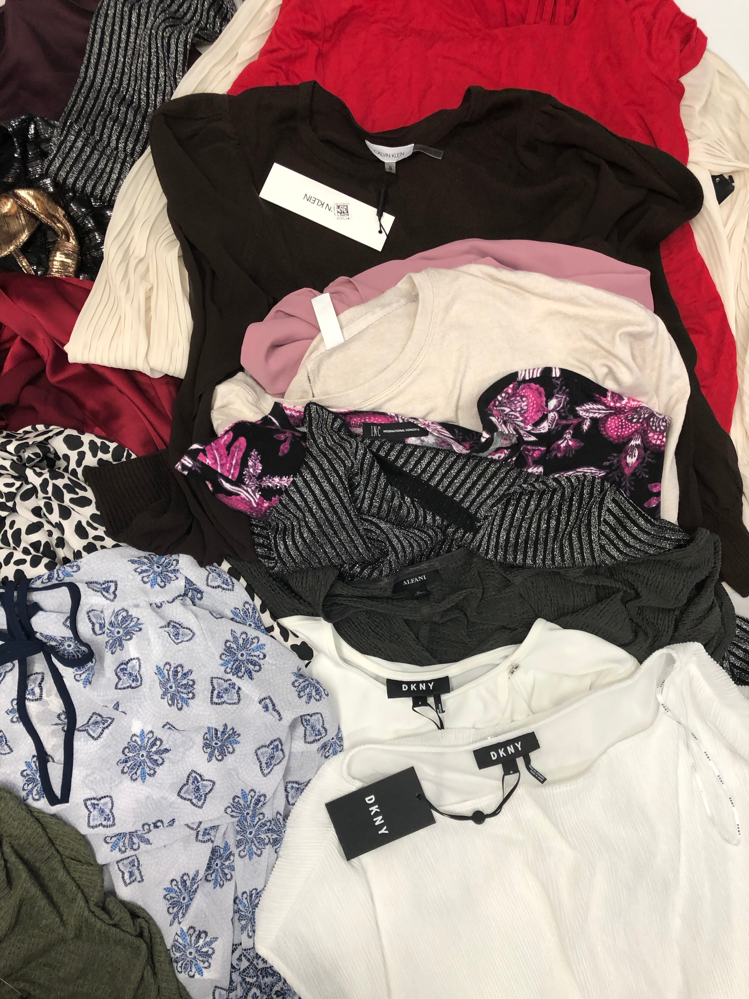 Women's Clothing Tops Wholesale Lot, MICHAEL KORS, DKNY, CALVIN KLEIN, KENDALL, ALFANI and more, 27 Units, Shelf Pulls, MSRP $1,913