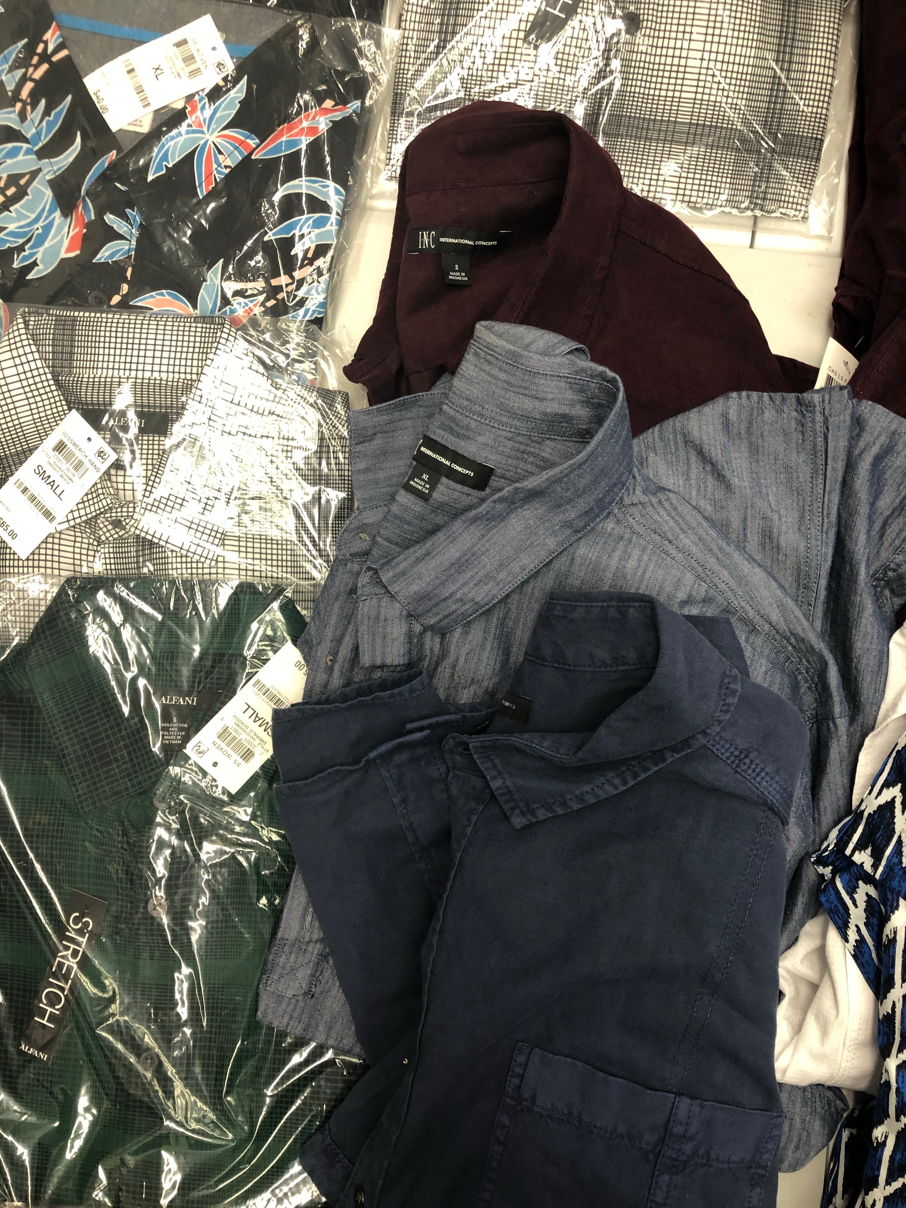 Men's Clothing Button Down Shirt Wholesale Lot, TASSO ELBA, SUN + STONE, Alfani and more, 16 Units, Shelf Pulls, MSRP $1,171
