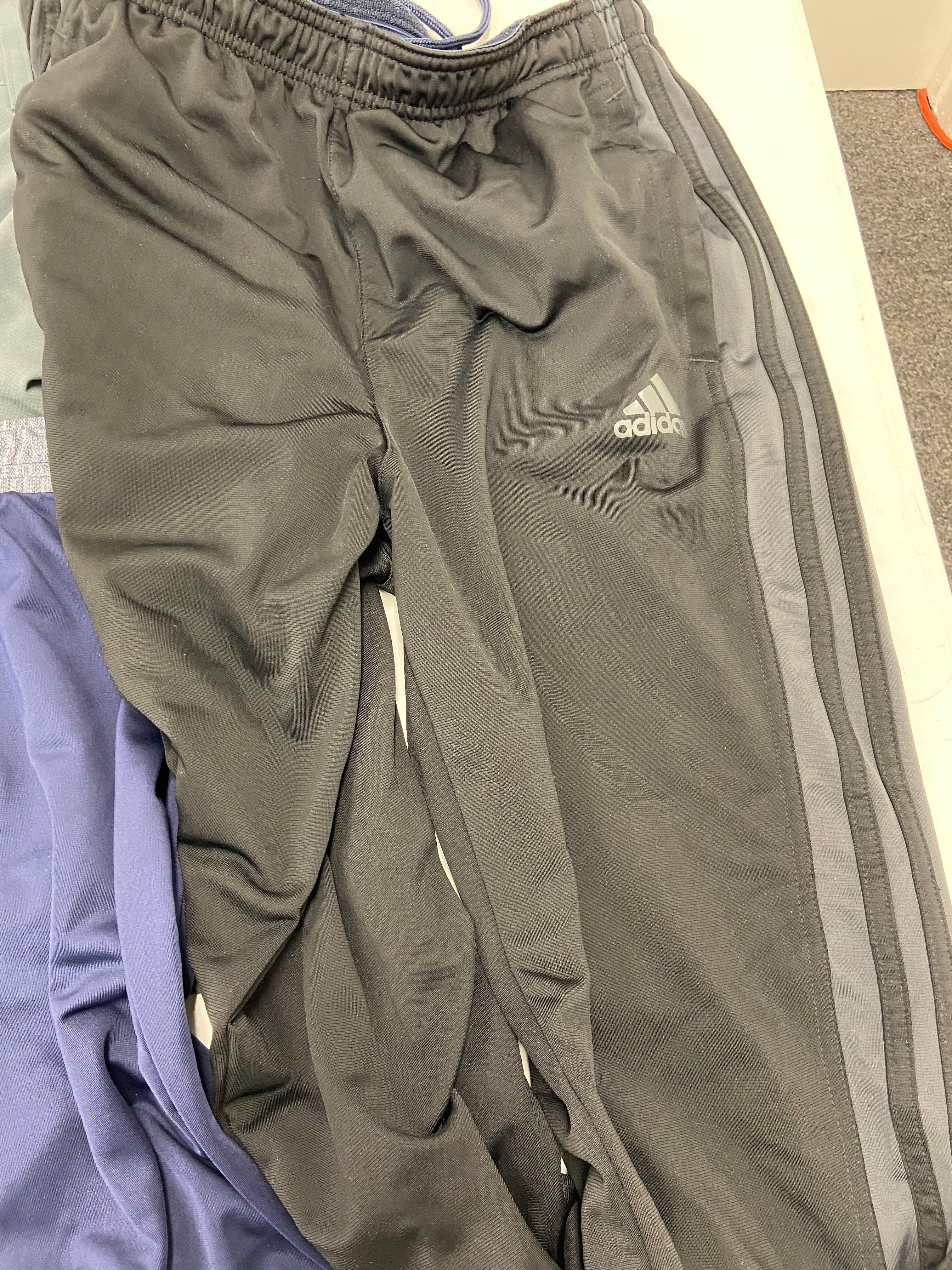 Men's Clothings Assorted Wholesale Lot, POLO RALPH LAUREN, NIKE, ADIDAS, UNDER ARMOUR, PERRY ELLIS PORTFOLIO, 2XIST, KIRKLAND, 32 DEGREES and more, 15 items, CUSTOMER RETURNS