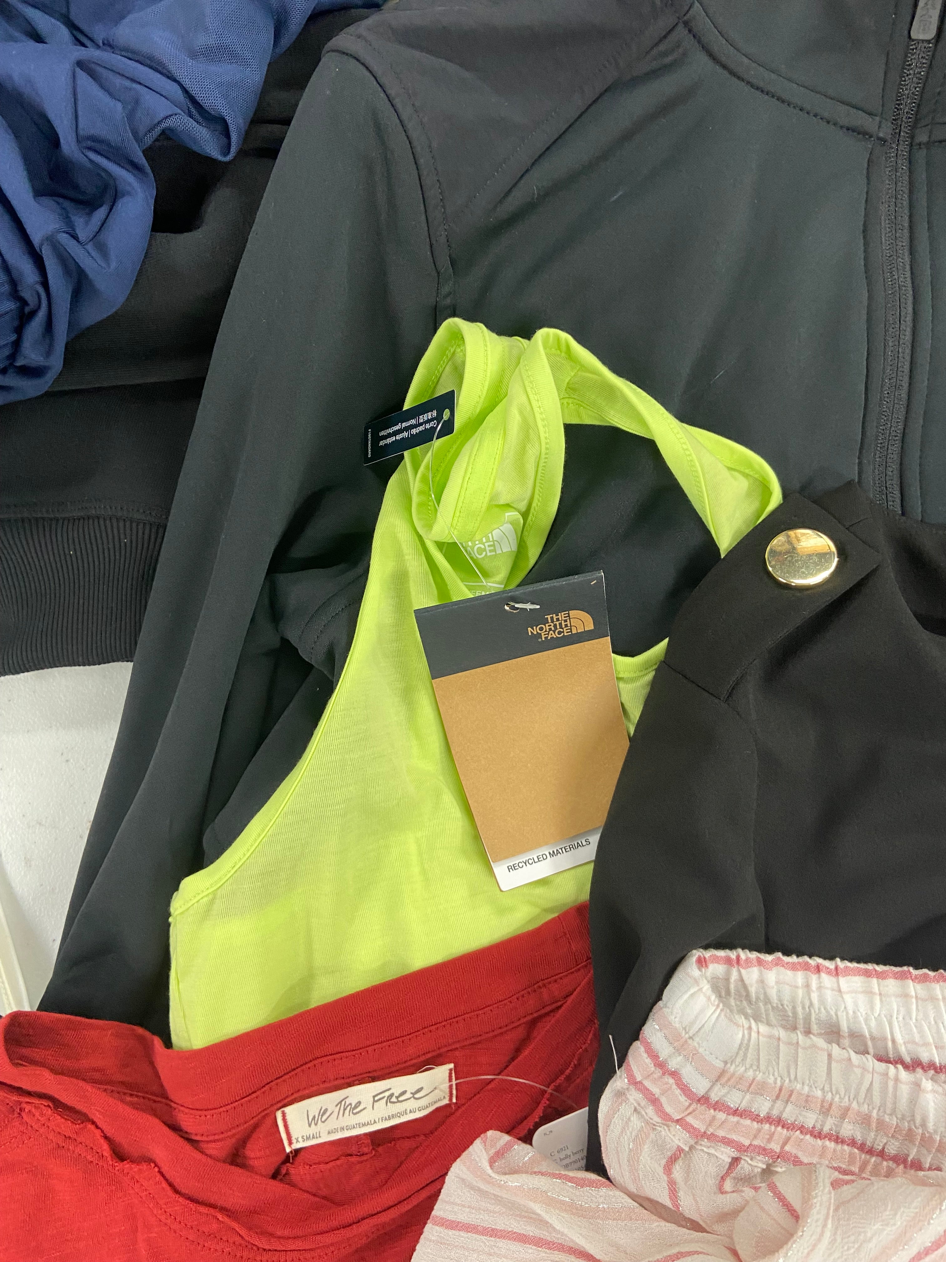 Women's Clothing Assorted Wholesale Lot, MICHAEL KORS, FREE PEOPLE, THE NORTH FACE, BASS OUTDOOR, SANCTUARY and others,11 items, Shelf Pulls, MSRP $739