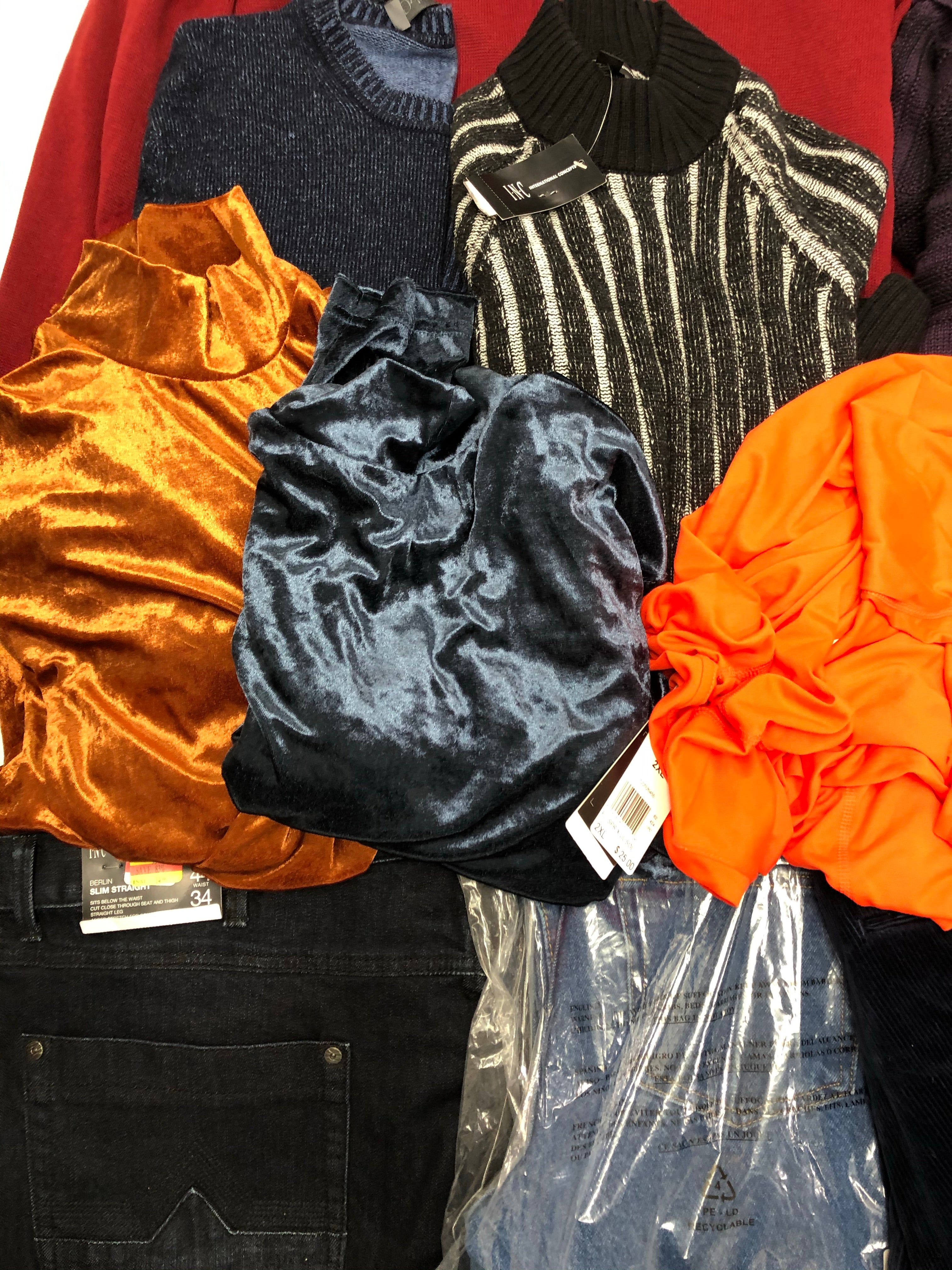 Men's Clothing ASSORTED Wholesale Lot, LACOSTE, NAUTICA, POLO RALPH LAUREN, MICAHEL KORS, LEVI'S, ADIDAS, INC and more 15 Units, Shelf Pulls, MSRP $1,365