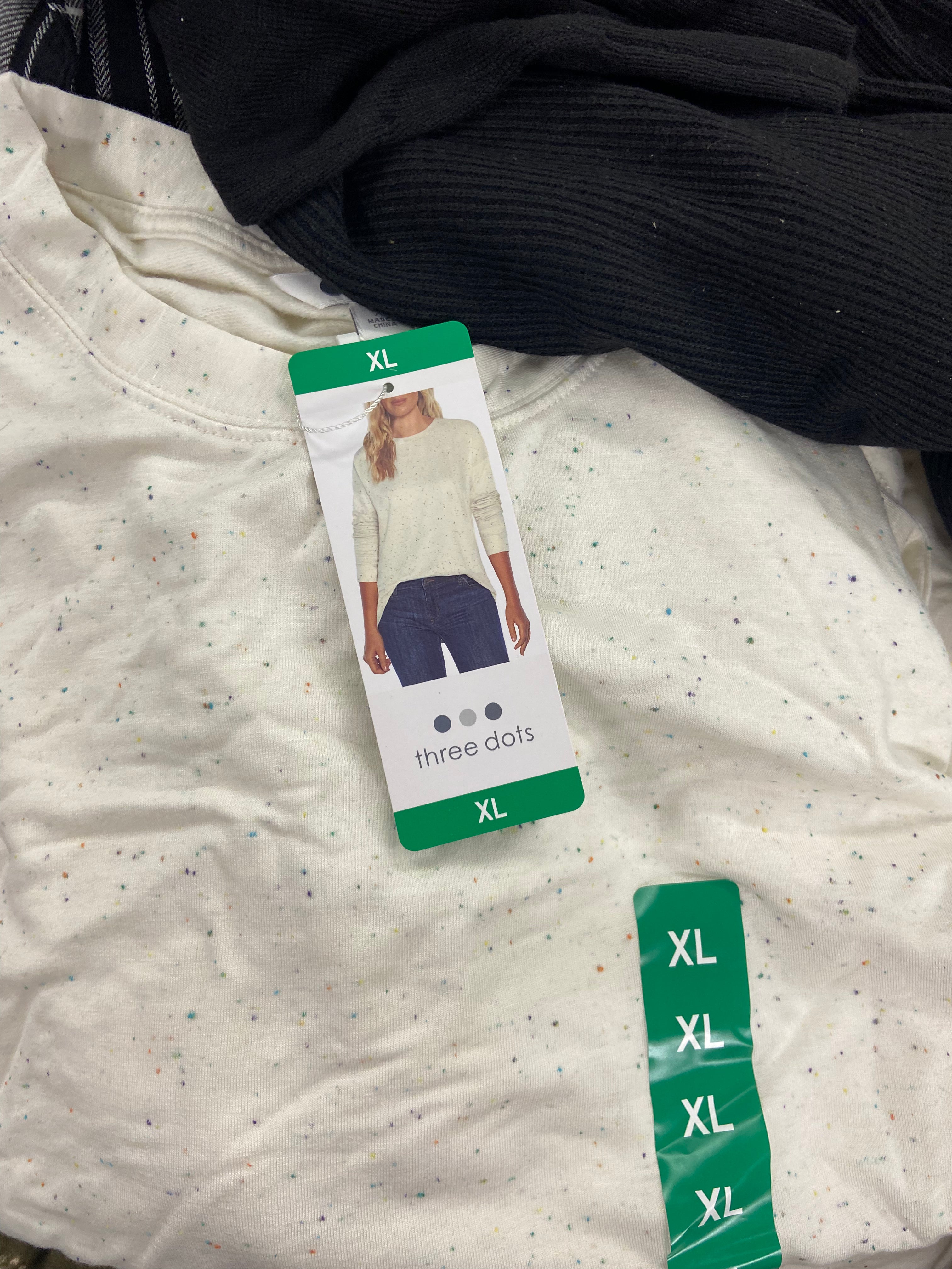 Women's Clothing Tops Wholesale Lot, FREE PEOPLE, VINCE CAMUTO, KENSIE, 32 DEGREES, AMERICAN APPAREL, ELLA MOSS and more, 23 items, Shelf Pulls, MSRP $932