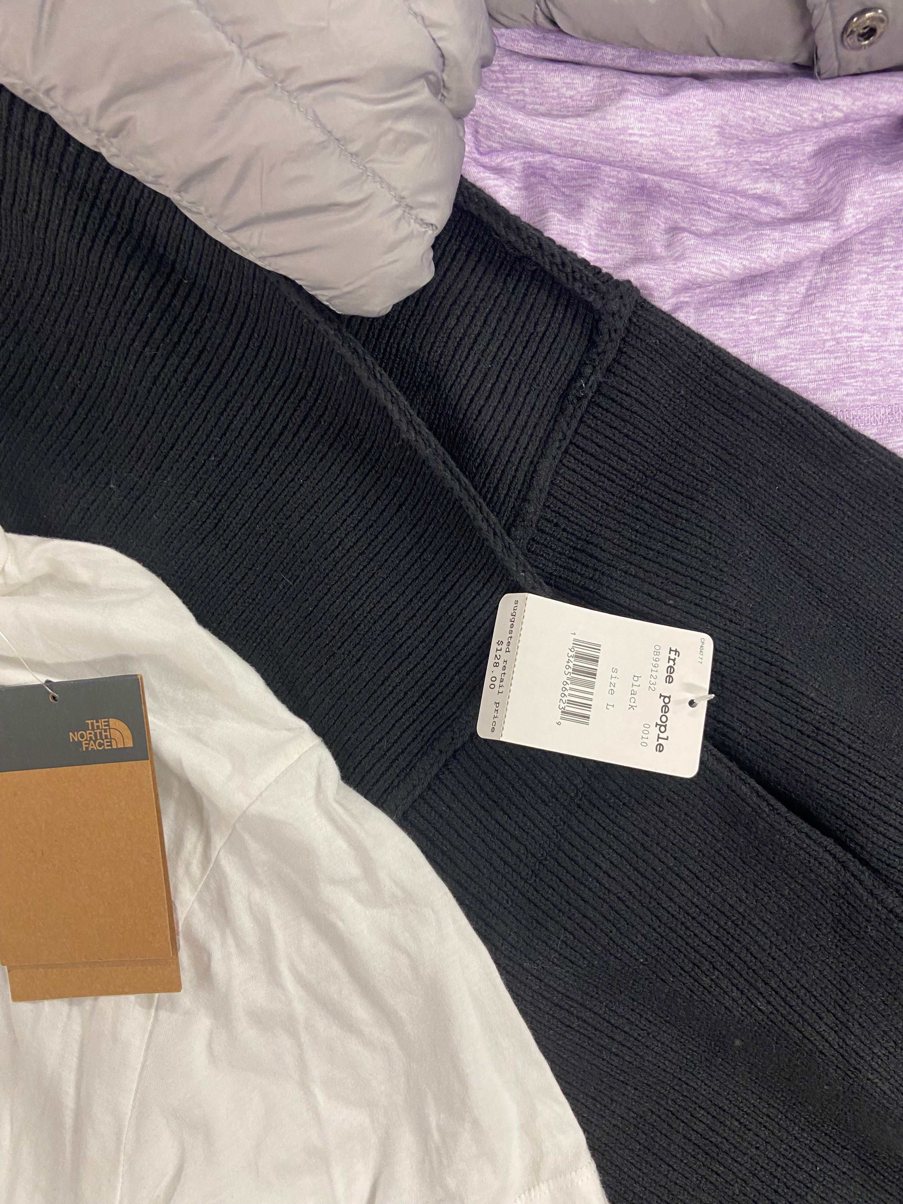 Women's Clothing Assorted Tops Wholesale Lot, THE NORTH FACE, VINCE CAMUTO, FREE PEOPLE, COTTON ON, 32 DEGREES and Others, 11 items, Shelf Pulls, MSRP $538