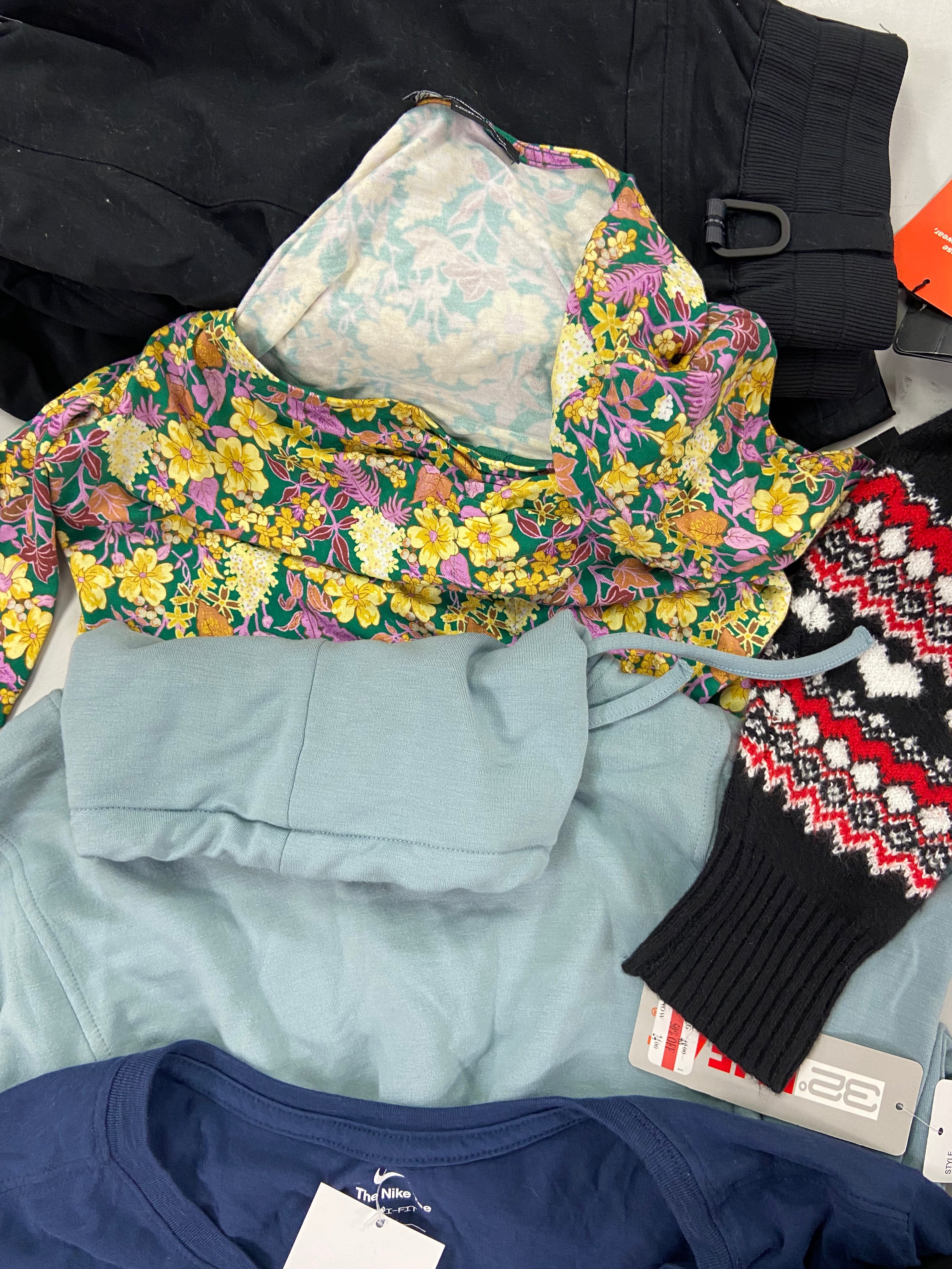 Women's Clothing Assorted Wholesale Lot, LUCKY BRAND, NIKE, POLO RALPH LAUREN, VINCE CAMUTO, 32 DEGREES, CHARTER CLUB  and more, 16 items, Shelf Pulls, MSRP $778
