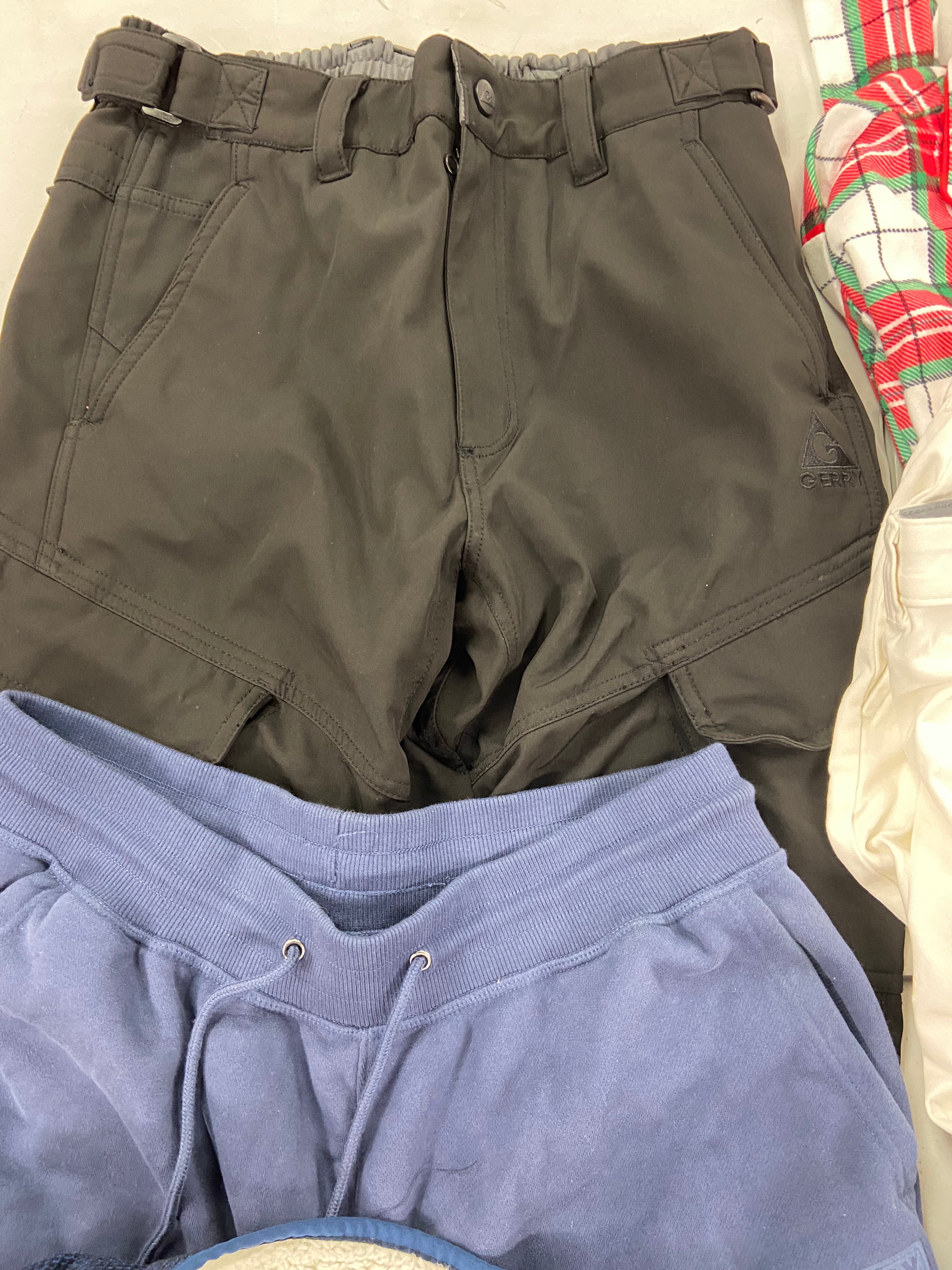 Men's Clothing Assorted Wholesale Lot, HURLEY, LEVI'S, EDDIE BAUER, WEATHERPROOF, ORVIS and more, 10 items, Shelf Pulls, MSRP $624