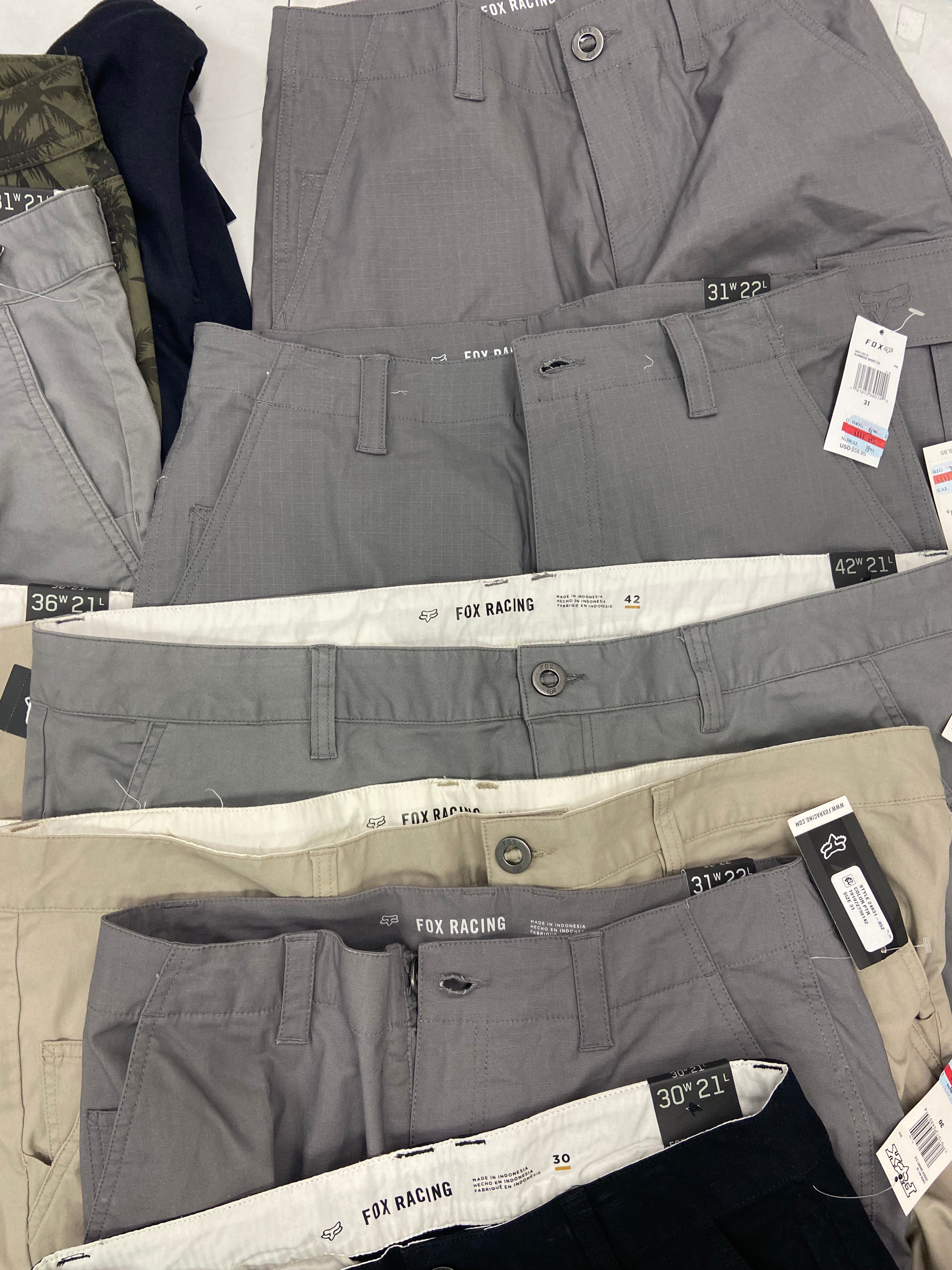 Men's Clothing Shorts Wholesale Lot, NAUTICA, JACK JONES, FOX HEAD and more, 16 items, Shelf Pulls, MSRP $720