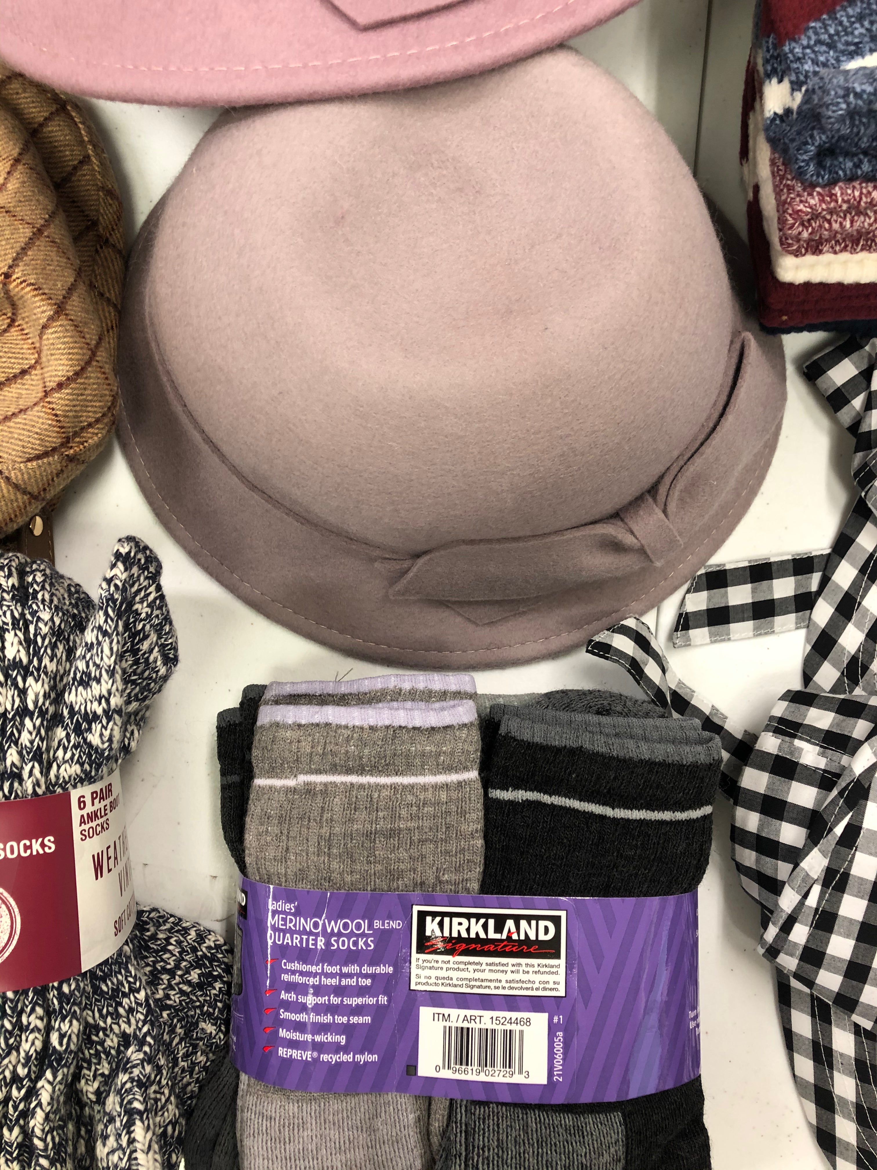 Women's Hats and Other Accessories, Wholesale Lot, LUCKY BRAND, WEATHERPROOF, AMERICAN APPAREL, INC and more, 29 items, Shelf Pulls, MSRP $805