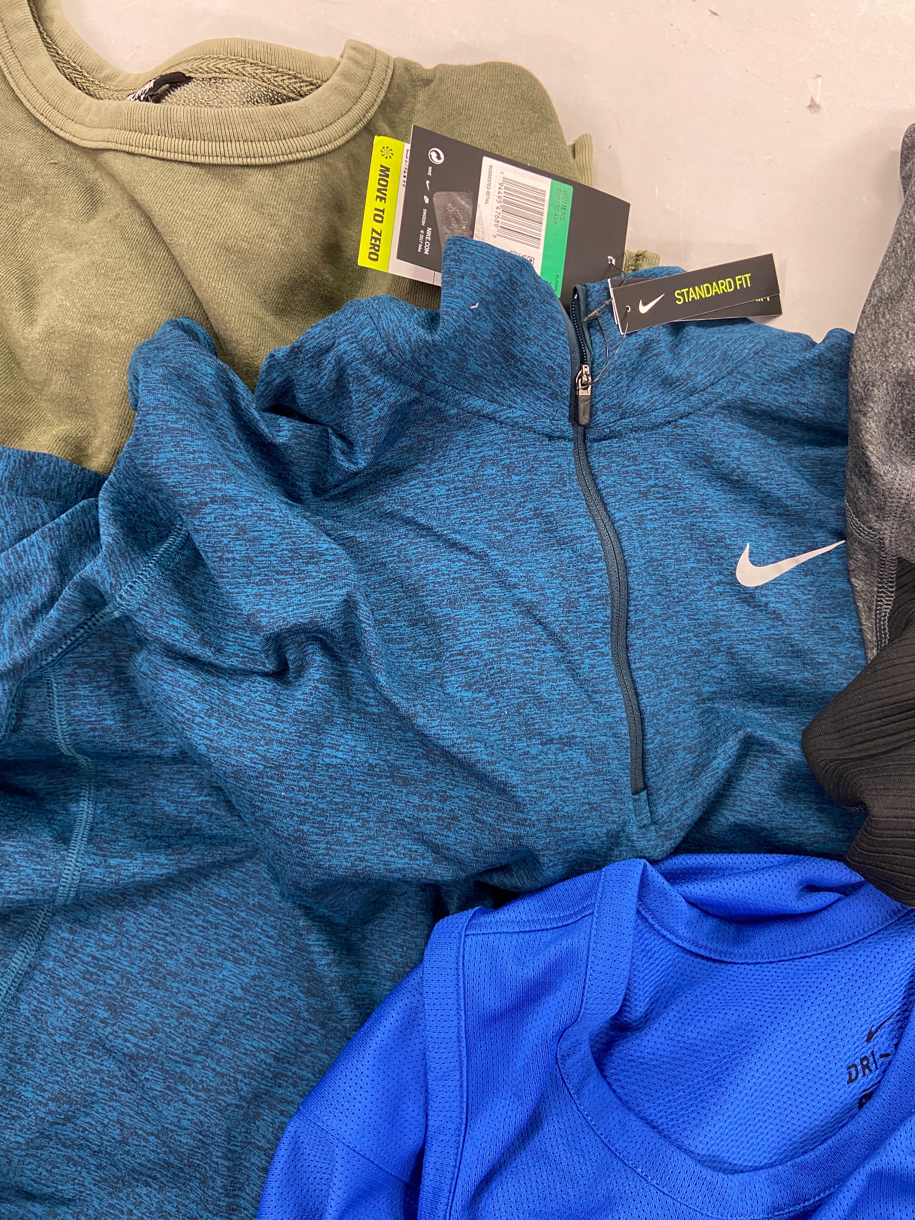 Men's Clothing Assorted Wholesale Lot, LAUREN RALPH LAUREN, NIKE, CHAMPION, BUFFALO, SPYDER, 32 DEGREES and more, 11 items, Shelf Pulls, MSRP $644