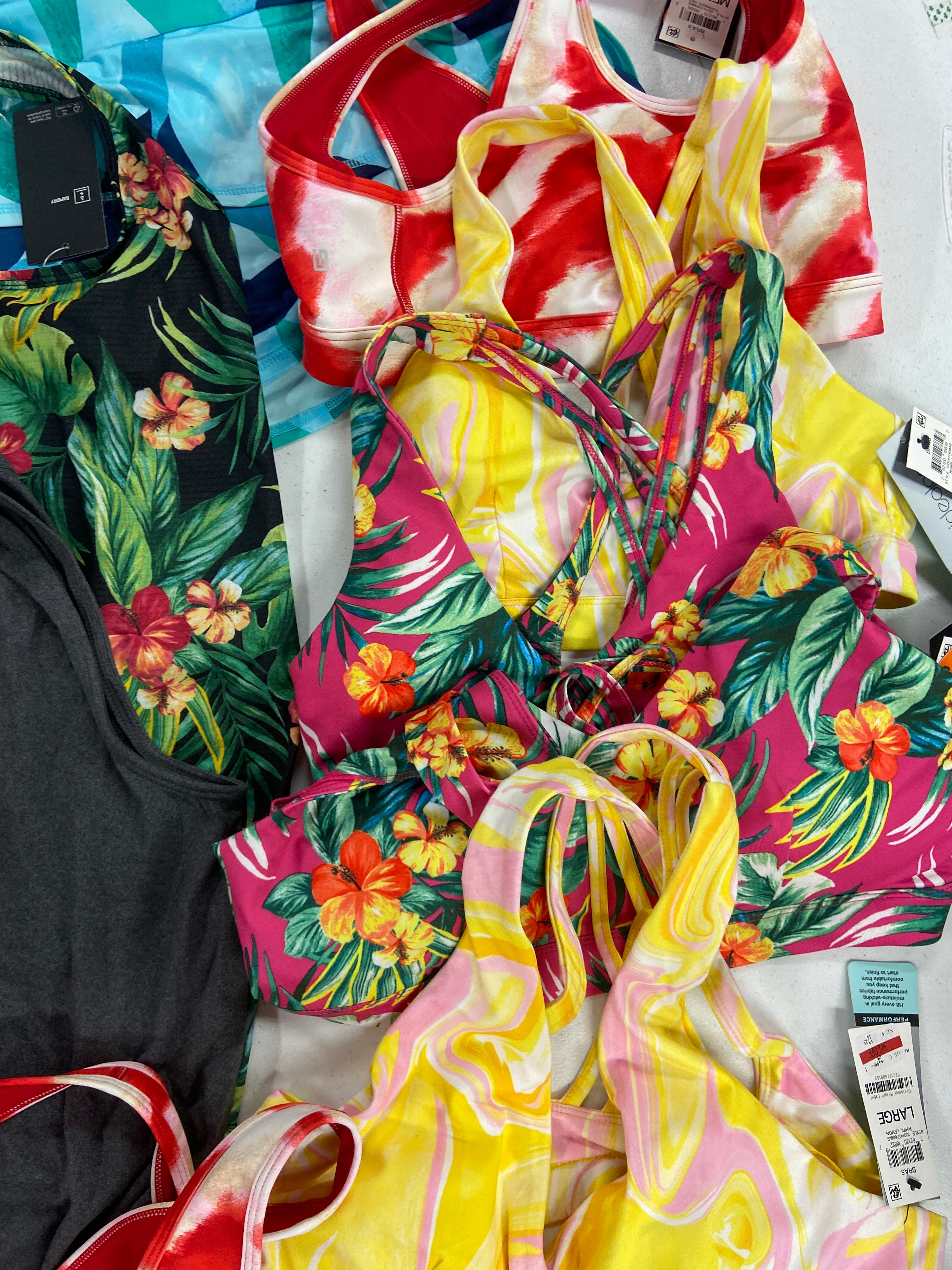 Women's Clothing Tops Wholesale Lot, THE NORTH FACE, FREE PEOPLE, IDEOLOGY, 12 items, Shelf Pulls, MSRP $552