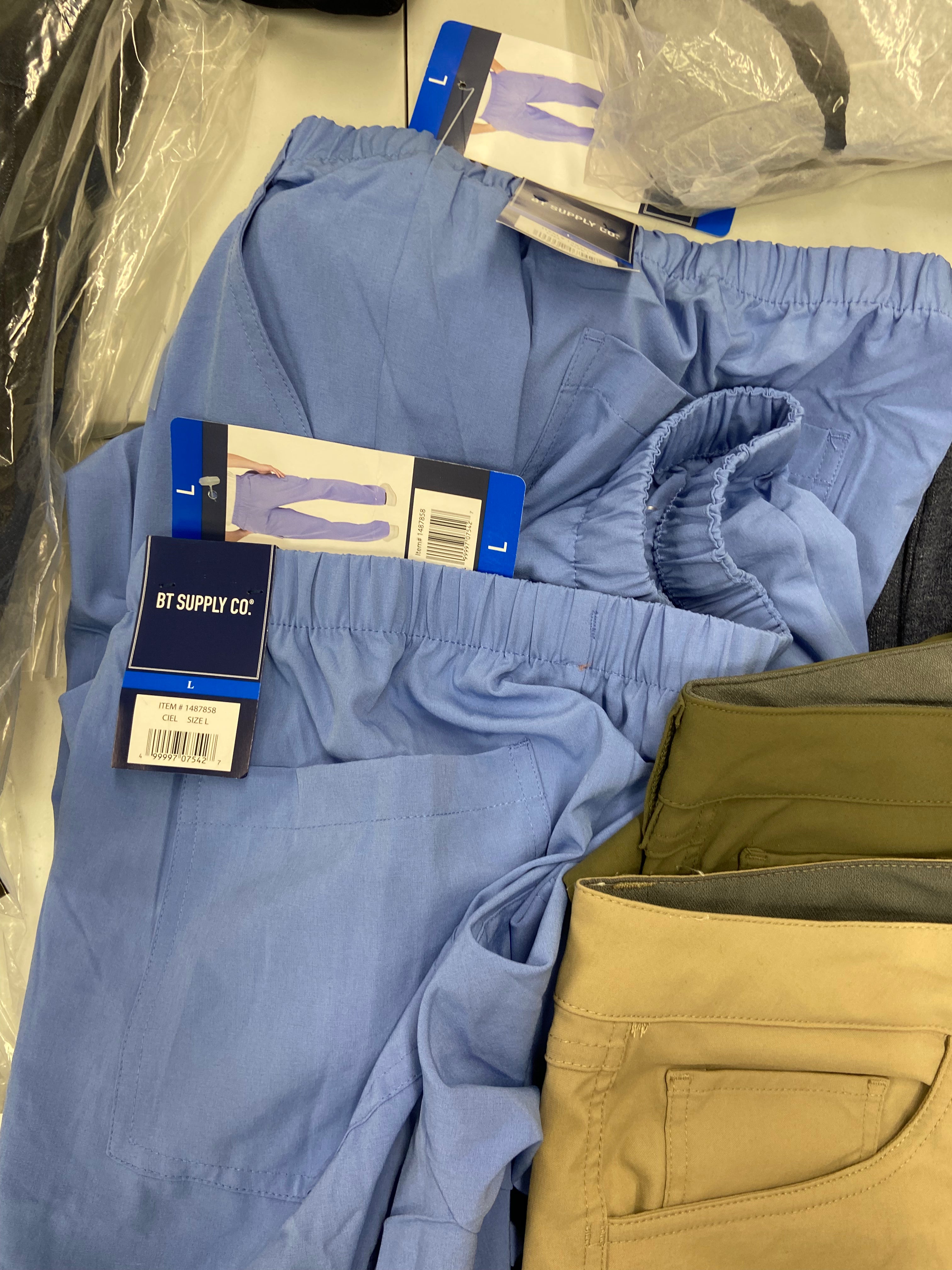 Men's Clothing Pants & Jeans Wholesale Lot, WEATHERPROOF, EDDIE BAUER, DYLAN GRAY, BOSTON TRADERS, GERRY and more, 10 items, Shelf Pulls, MSRP $647