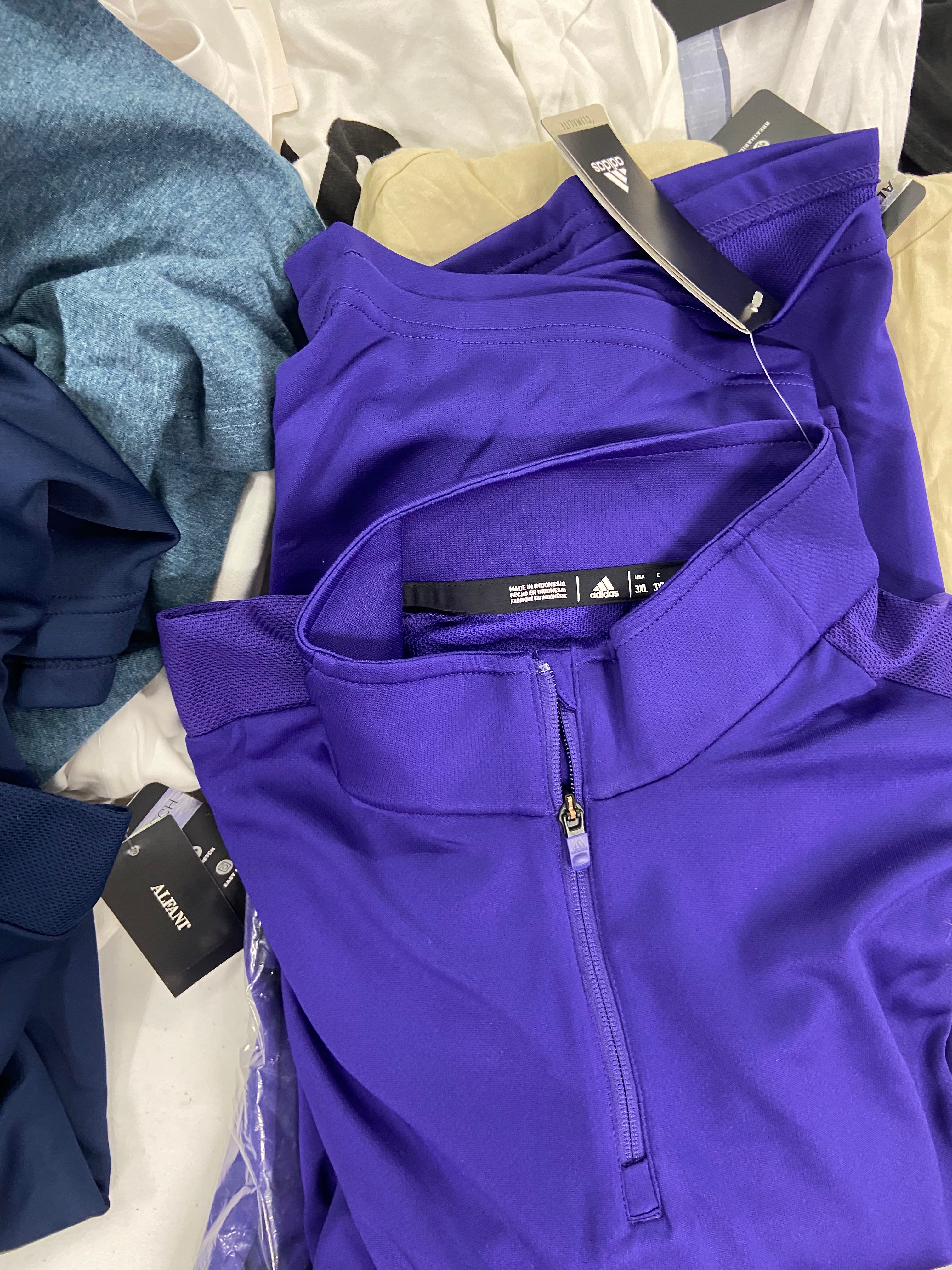 Men's Clothing T-Shirts & Other Tops, Wholesale Lot, ADIDAS, CALVIN KLEIN, NIKE, THE NORTH FACE, VOLCOM, PHILCOS, JUNKFOOD and more,  26 items, Shelf Pulls, MSRP $1,119