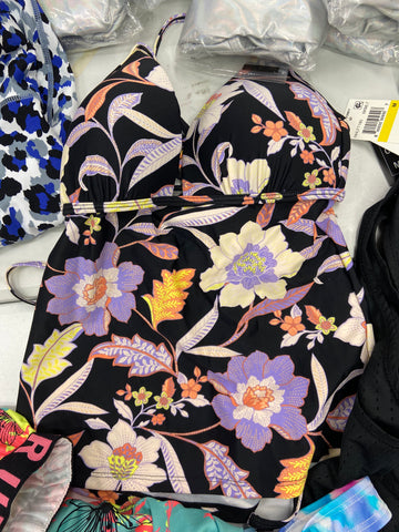 Women's Swimwear & Others Wholesale Lot, UNDER ARMOUR, NIKE, AMERICAN APPAREL, CALIFORNIA WAVES, INC  and more, 26 items, Shelf Pulls, MSRP $1,018