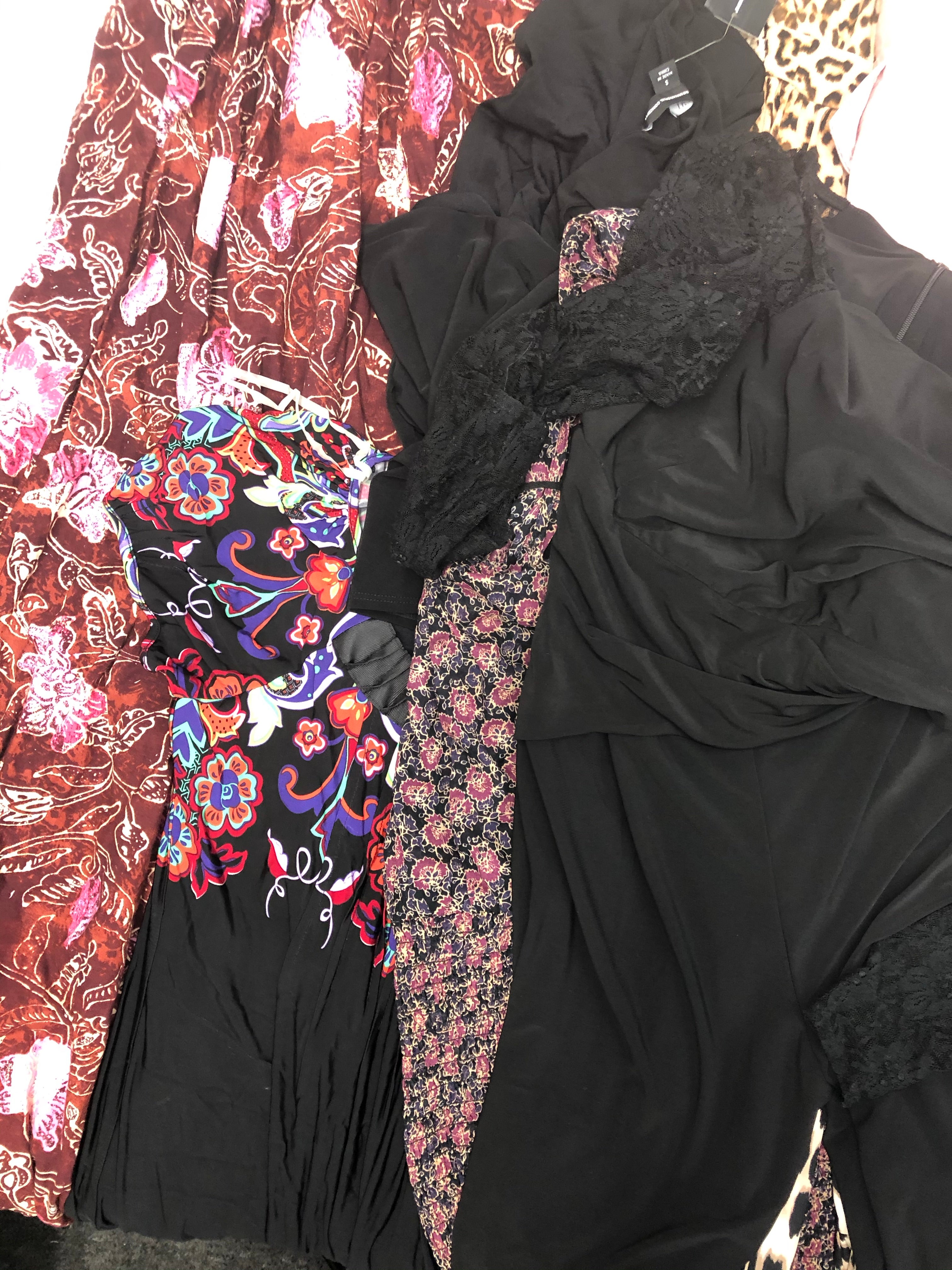 Women's Clothing DRESSES/ROMPERS Wholesale Lot, FREE PEOPLE, CHEQUER, BAR III and more, 13 Units, Shelf Pulls, MSRP $1,104.50