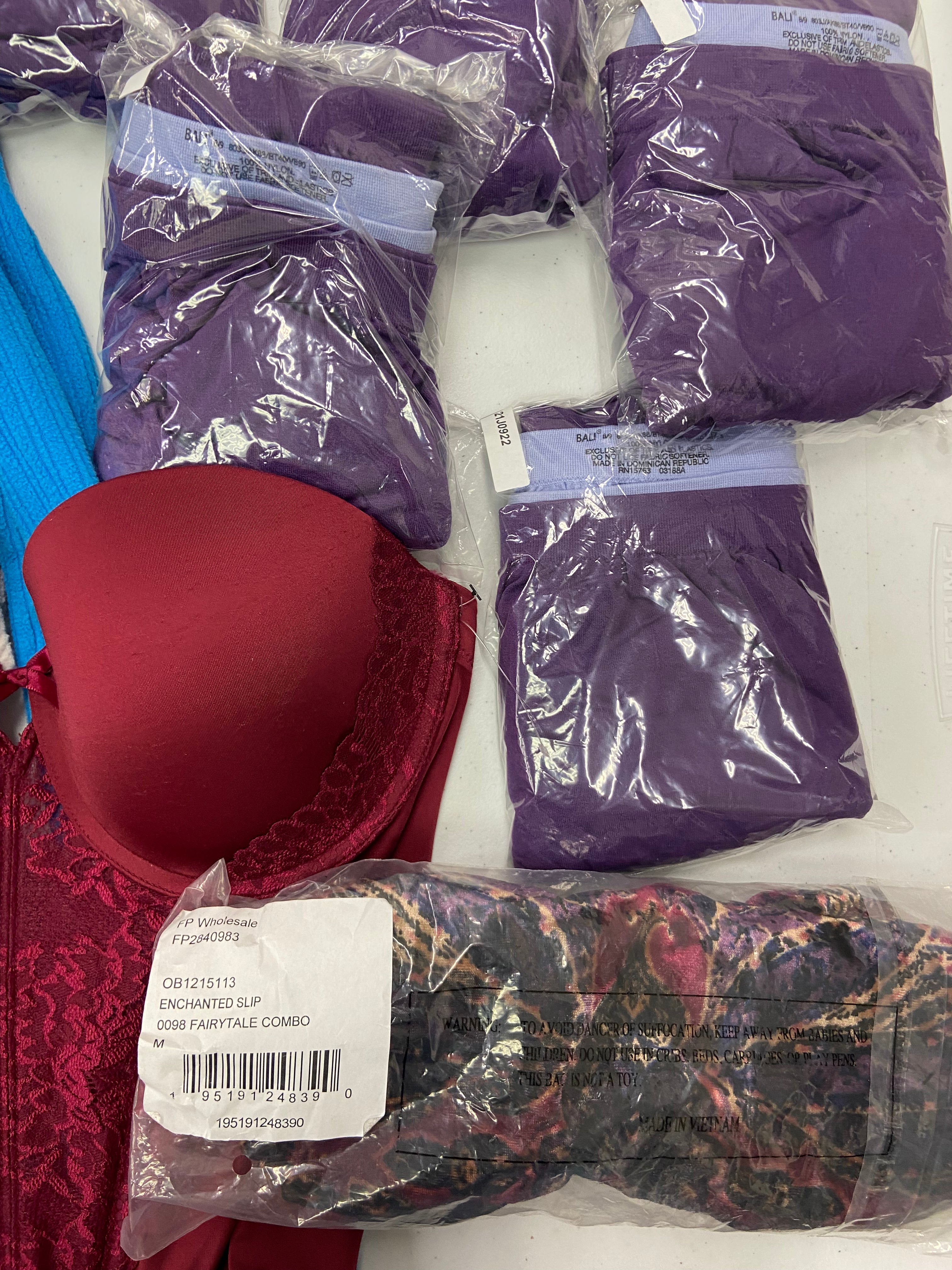 Women's Intimates (Sleepwear & Underwear) Wholesale Lot, WACOAL, SPLENDID, FREE PEOPLE, HANES, BALI, MAIDENFORM and more, 28 items, Shelf Pulls, MSRP $649