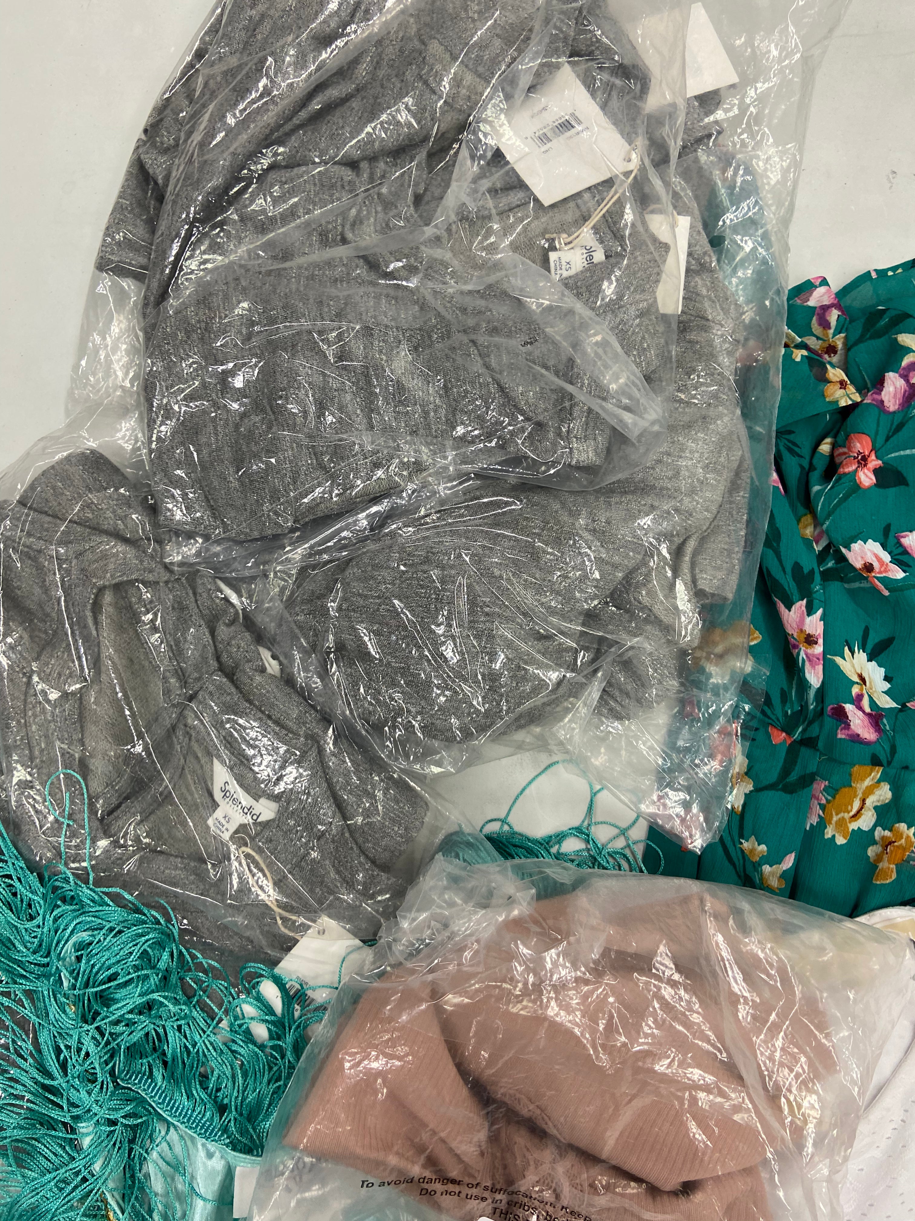 Women's Clothing Dresses, Rompers & Others Wholesale Lot, MICHAEL KORS, GUESS, SPLENDID, FREE PEOPLE, AMERICAN APPAREL and more, 15 items, Shelf Pulls, MSRP $1,456