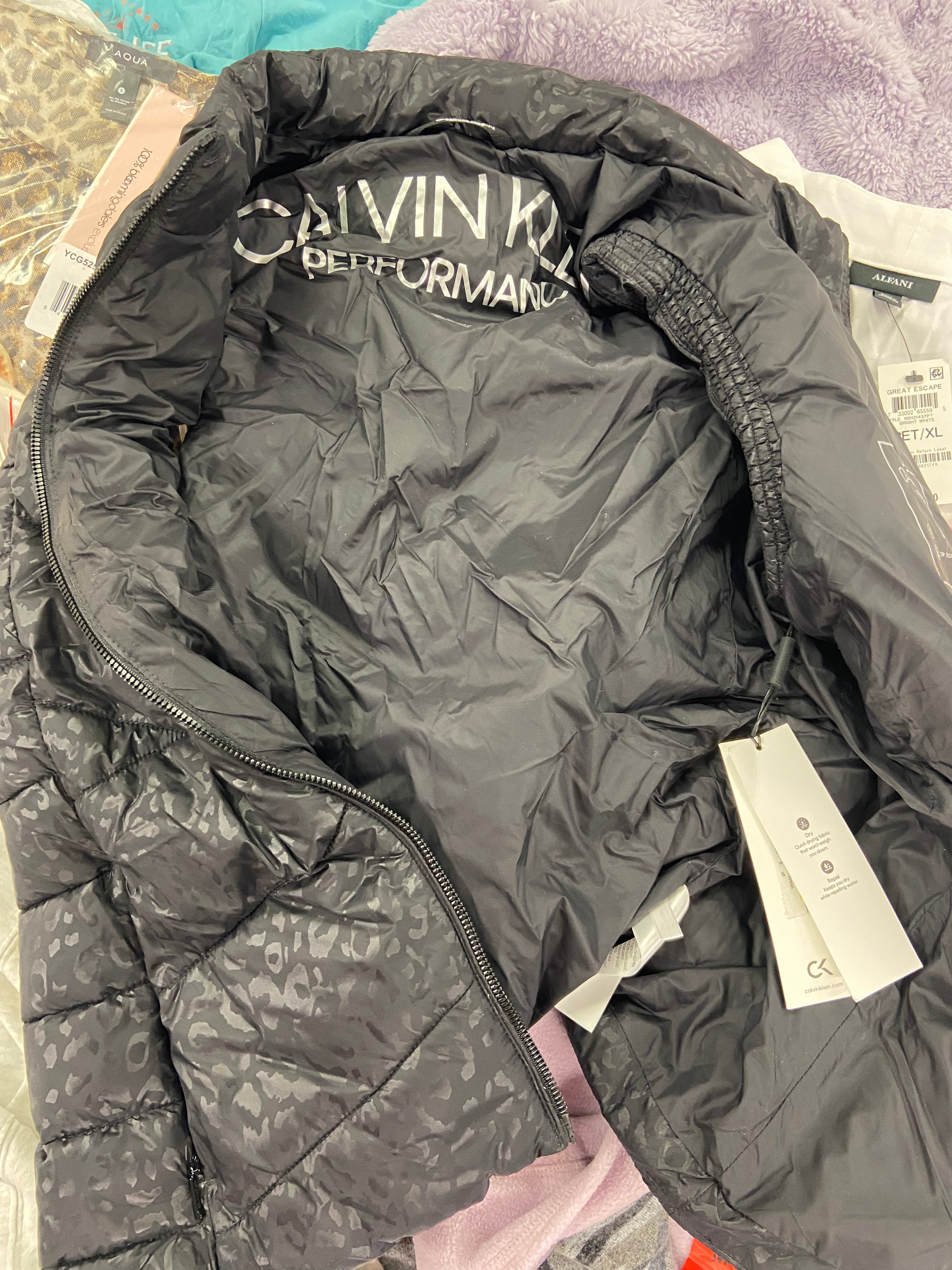 Women's Clothing Tops Wholesale Lot, NORTH FACE, NIKE, FREE PEOPLE, CALVIN KLEIN, EDDIE BAUER, BUFFALO, THREE DOTS, AQUA and more, 21 items, Shelf Pulls, MSRP $987