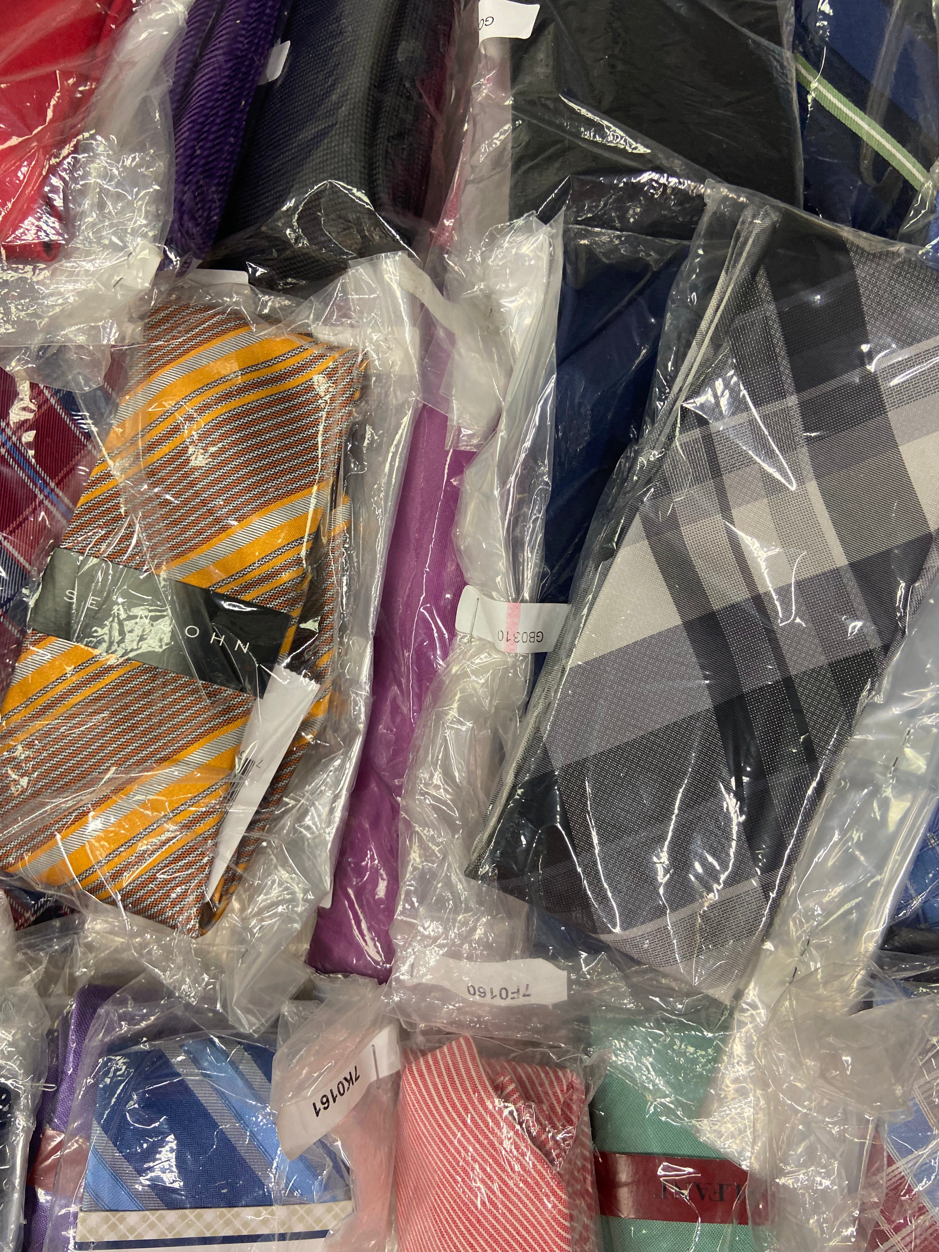 Men's Neckties Wholesale Lot, NAUTICA, TOMMY HILFIGER, MICHAEL KORS, KENNETH COLE, RYAN SEACREST, CALVIN KLEIN, and more, 108 items, CUSTOMER RETURNS
