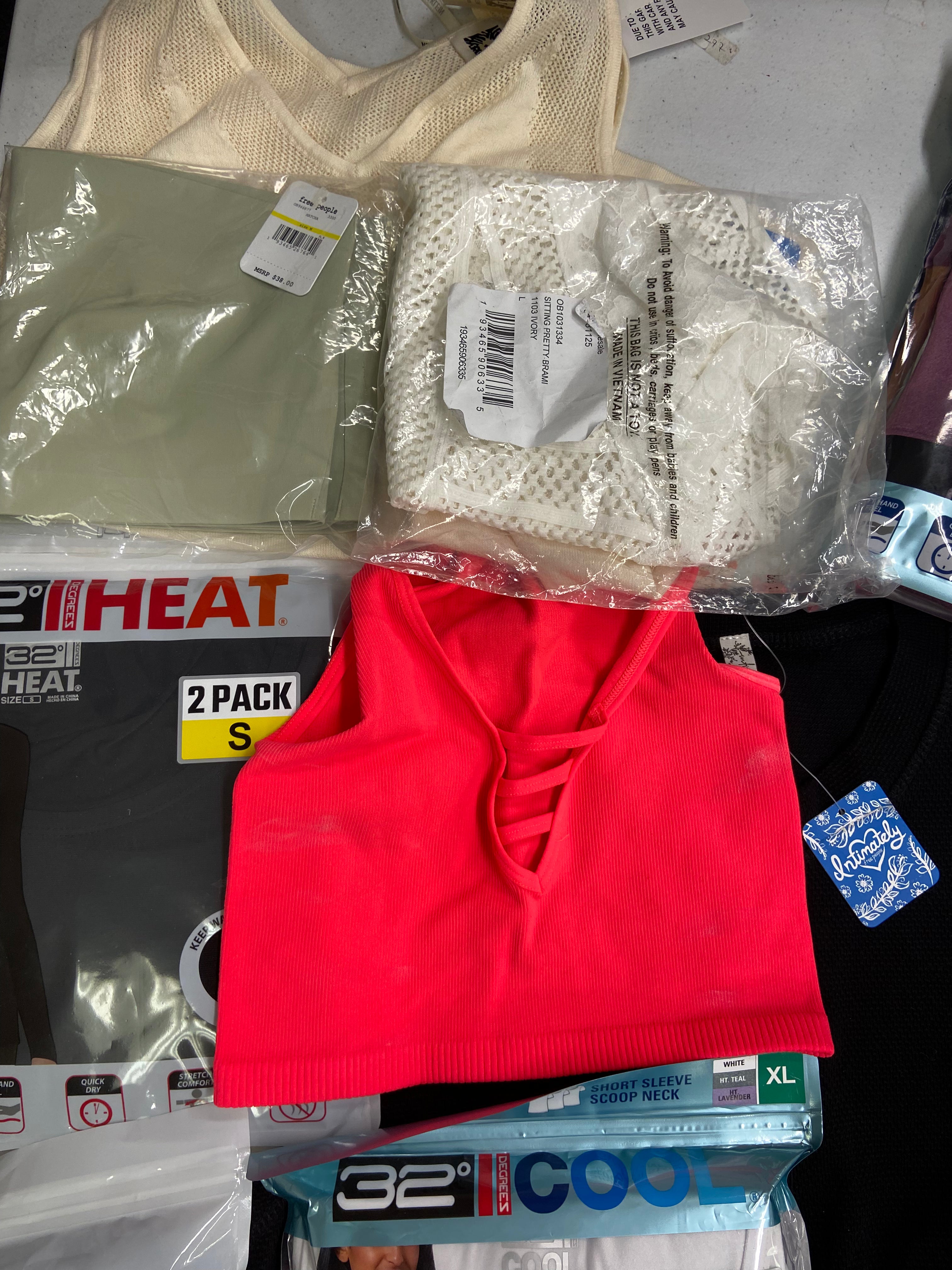 Women's Clothing Tops Wholesale Lot, CALVIN KLEIN, UNDER ARMOUR, FREE PEOPLE, ELLA MOSS , 32 DEGREES and more, 18 items, Shelf Pulls, MSRP $805
