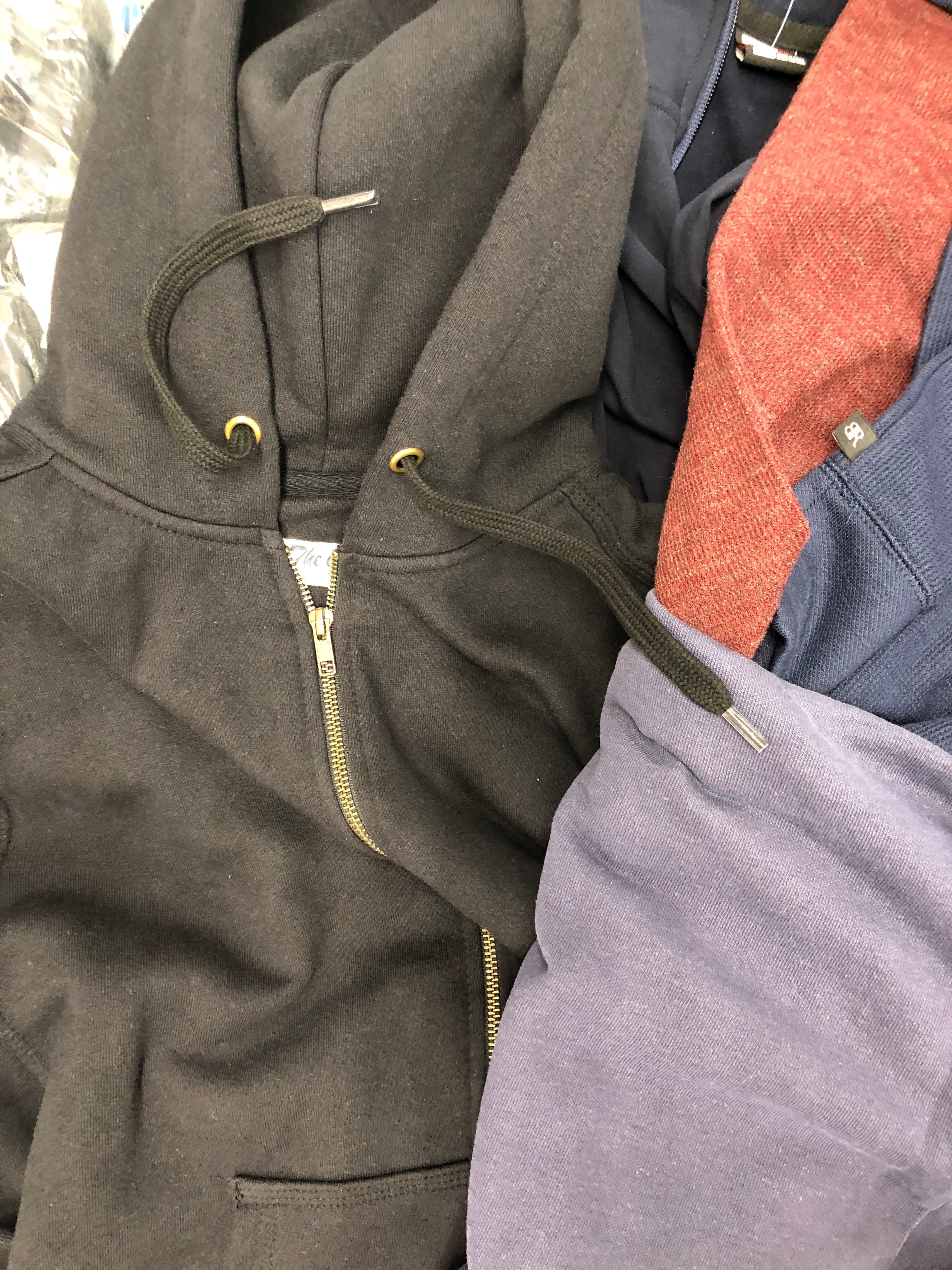 Men's Clothing Tops and more Wholesale Lot, BANANA REPUBLIC, TIMBERLAND, COLUMBIA, HURLEY, 32 DEGREES  and more, 15 items, Shelf Pulls, MSRP $547