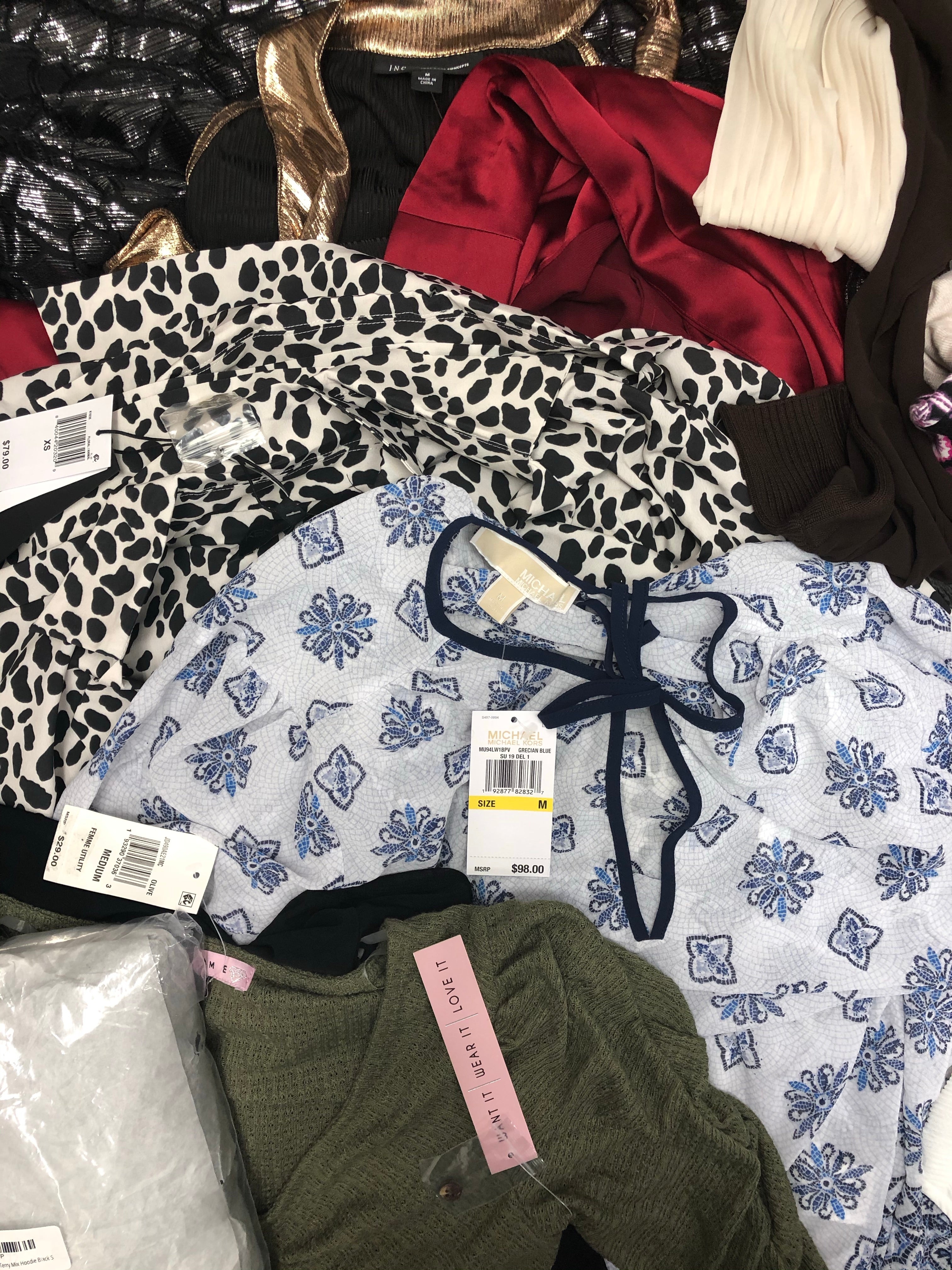 Women's Clothing Tops Wholesale Lot, MICHAEL KORS, DKNY, CALVIN KLEIN, KENDALL, ALFANI and more, 27 Units, Shelf Pulls, MSRP $1,913
