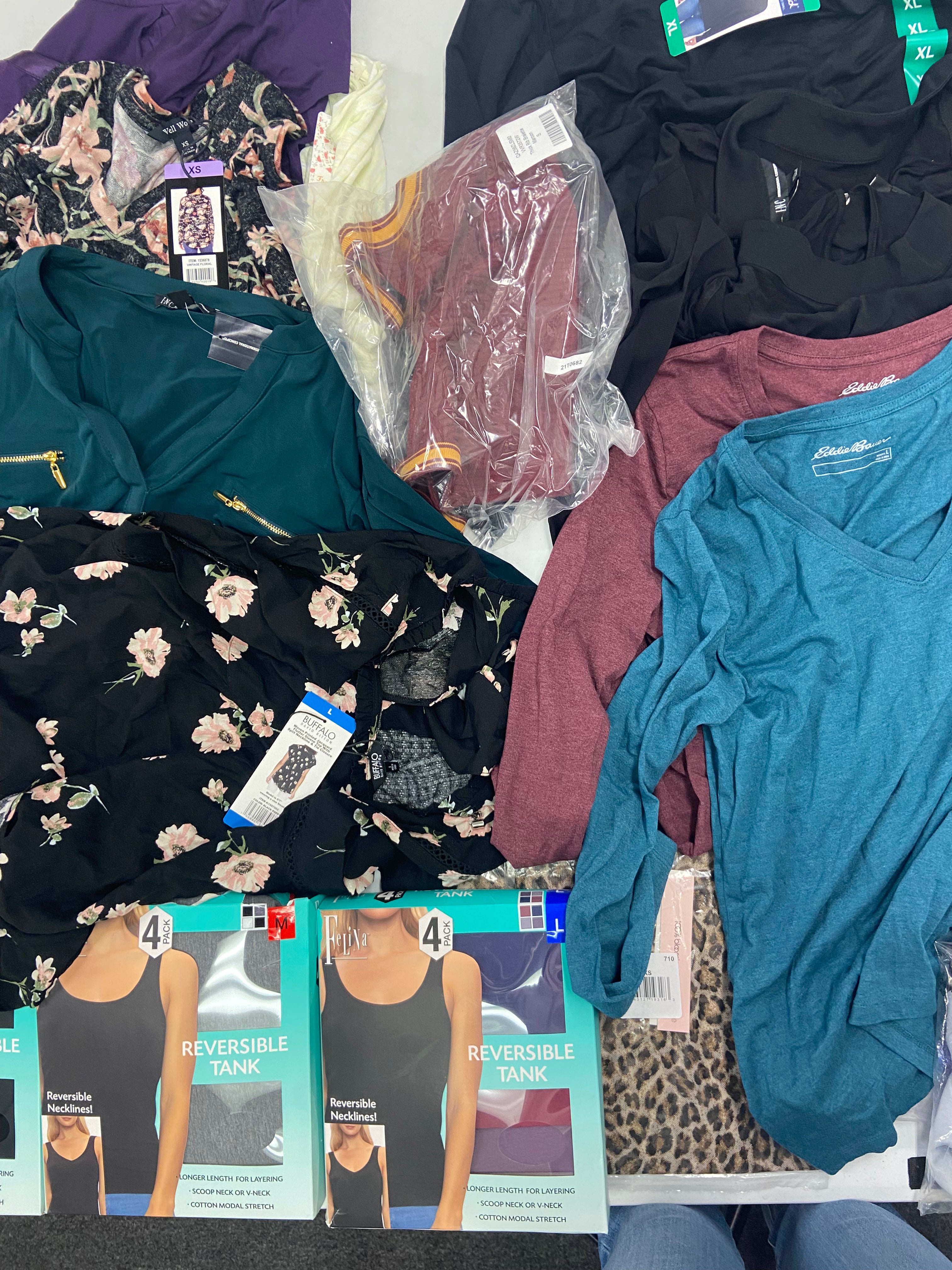 Women's Clothing Tops Wholesale Lot, SPLENDID, FREE PEOPLE, BUFFALO, FELINA, EDDIE BAUER and more, 20 items, Shelf Pulls, MSRP $857