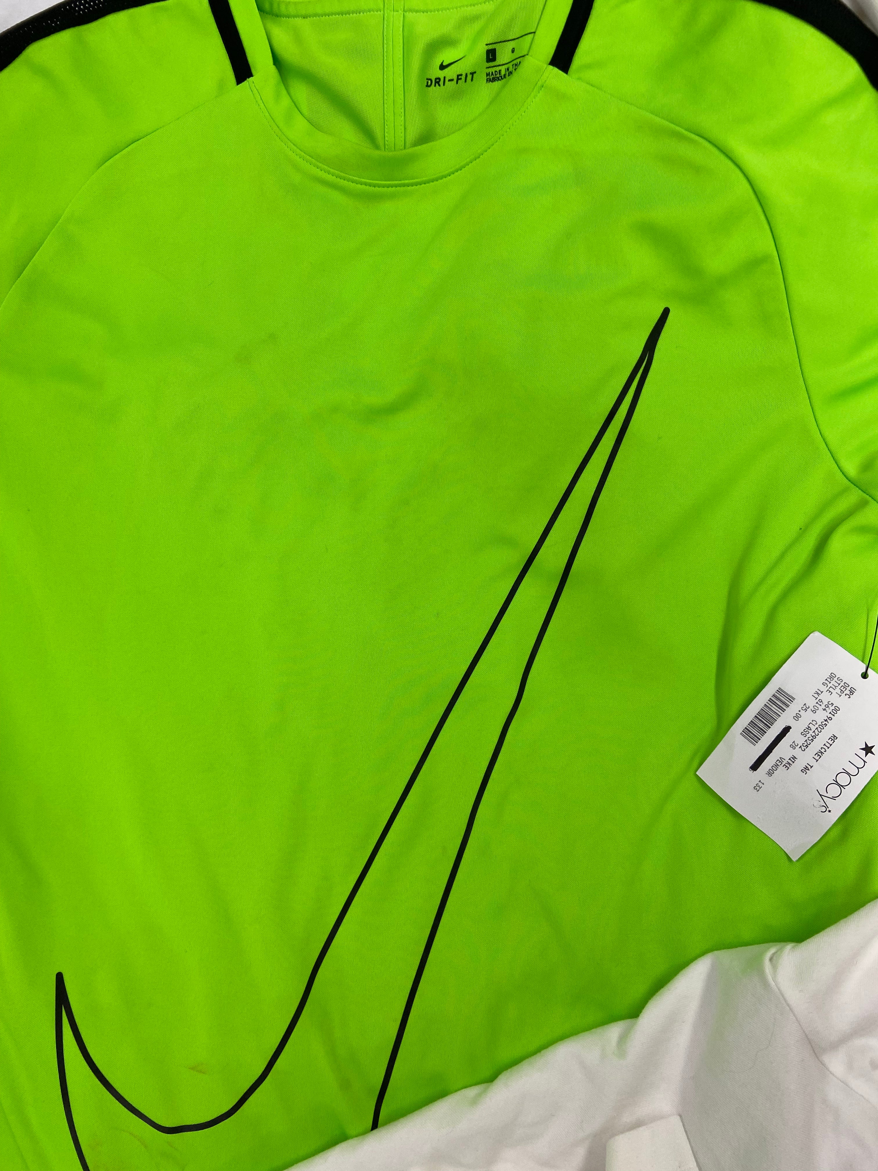 Men's Clothings Tops Wholesale Lot, NIKE, ADIDAS, CALVIN KLEIN, CHAMPION, EDDIE BAUER, BUFFALO DAVID BITTON, SPYDER and more, 11 items, CUSTOMER RETURNS