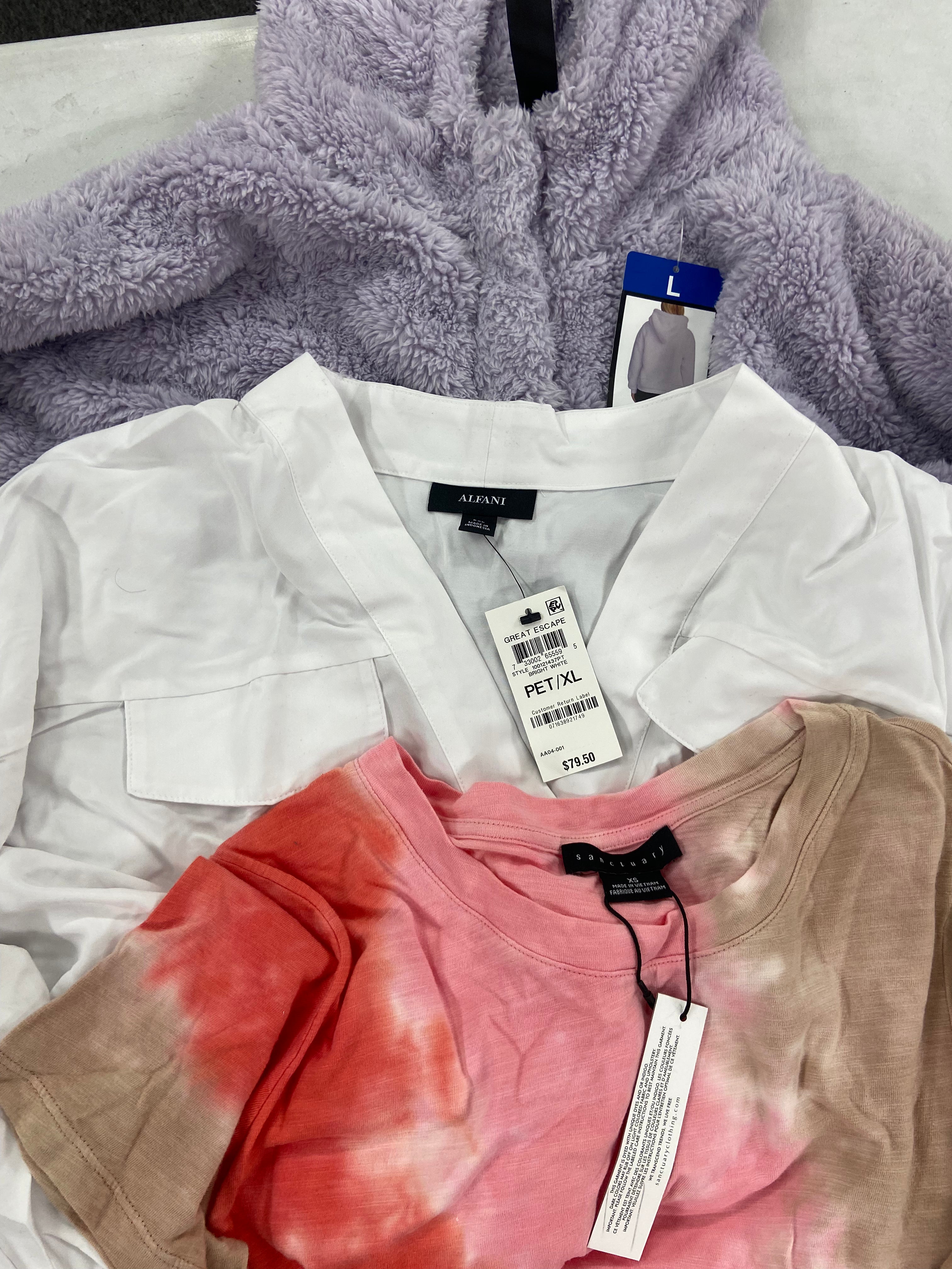 Women's Clothing Tops Wholesale Lot, NORTH FACE, NIKE, FREE PEOPLE, CALVIN KLEIN, EDDIE BAUER, BUFFALO, THREE DOTS, AQUA and more, 21 items, Shelf Pulls, MSRP $987
