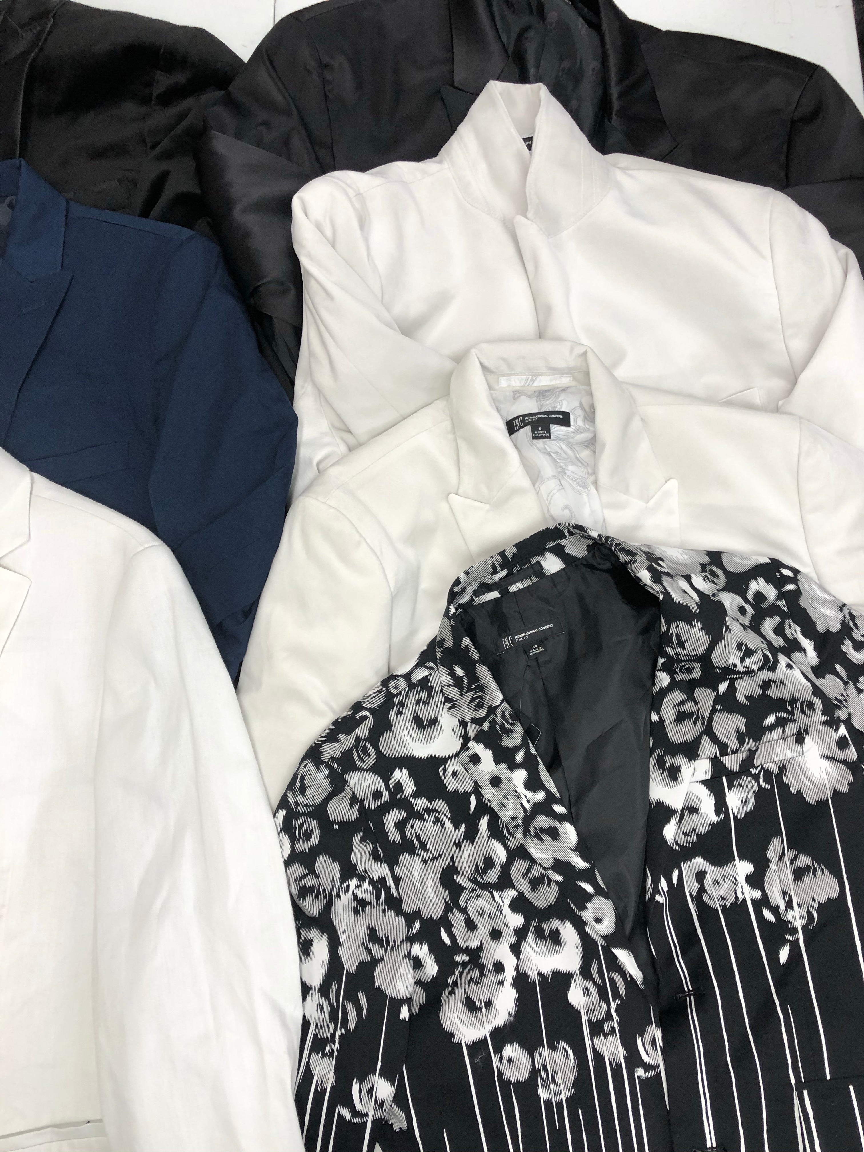 Men's Clothing SUITS/BLAZERS Wholesale Lot, Alfani, INC, 7 Units, Shelf Pulls, MSRP $996