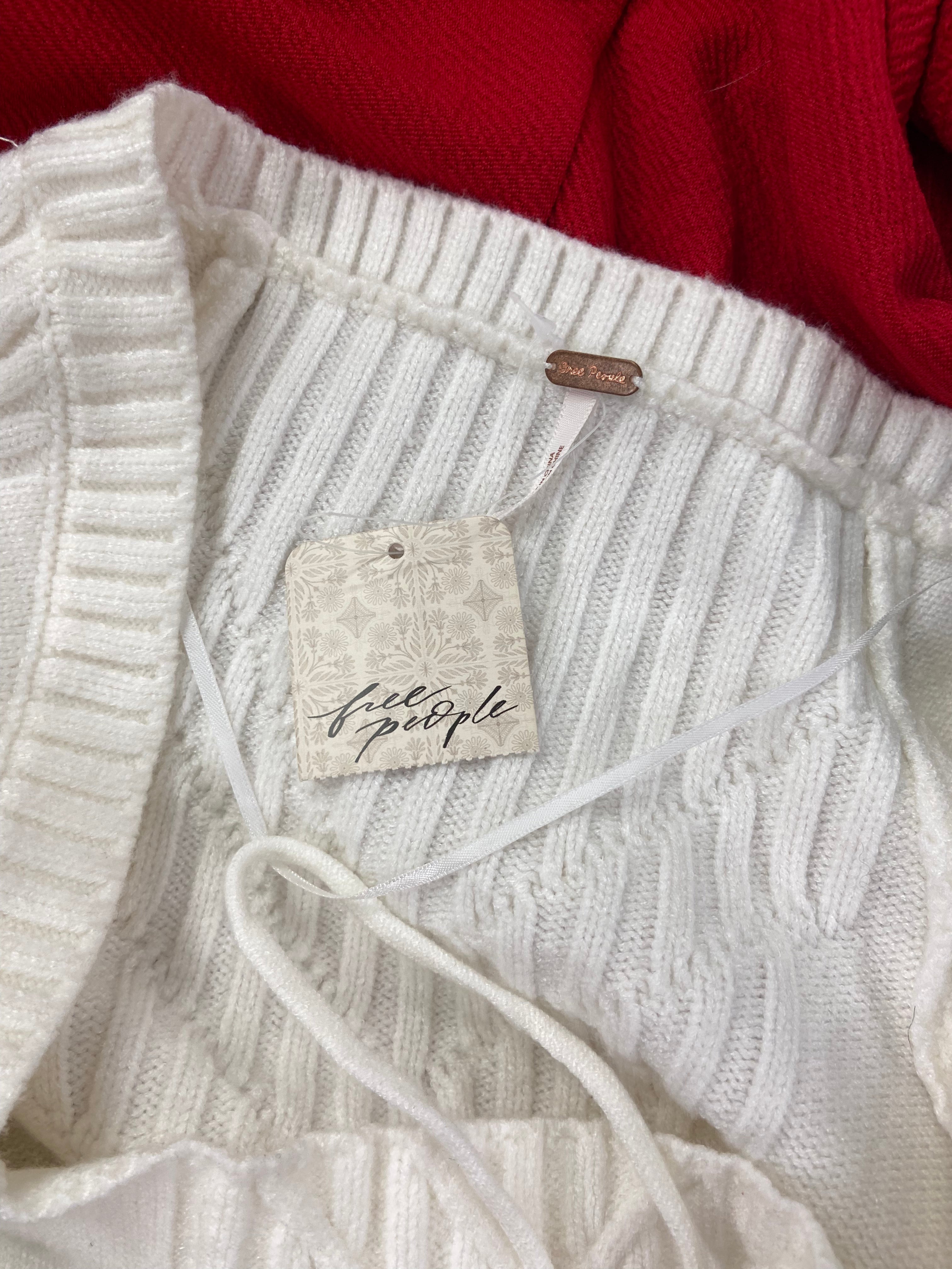 Women's Clothing ASSORTED Wholesale Lot, CALVIN KLEIN, FREE PEOPLE, 32 DEGREES and more, 10 items, Shelf Pulls, MSRP $717