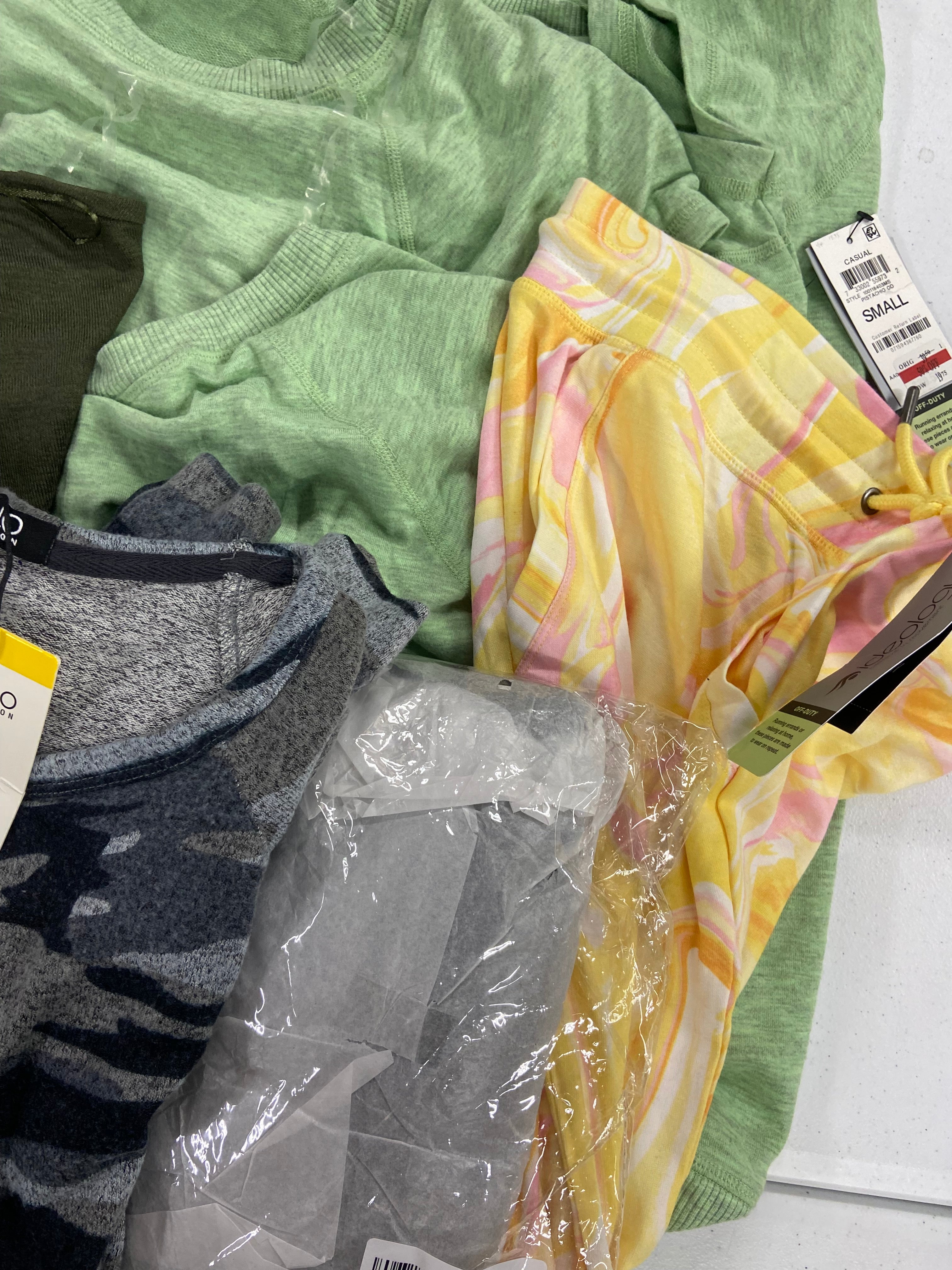 Women's Clothing Assorted Wholesale Lot, LAUREN RALPH LAURE, THE NORTH FACE, FREE PEOPLE, BUFFALO, ORVIS and more,16 items, Shelf Pulls, MSRP $810