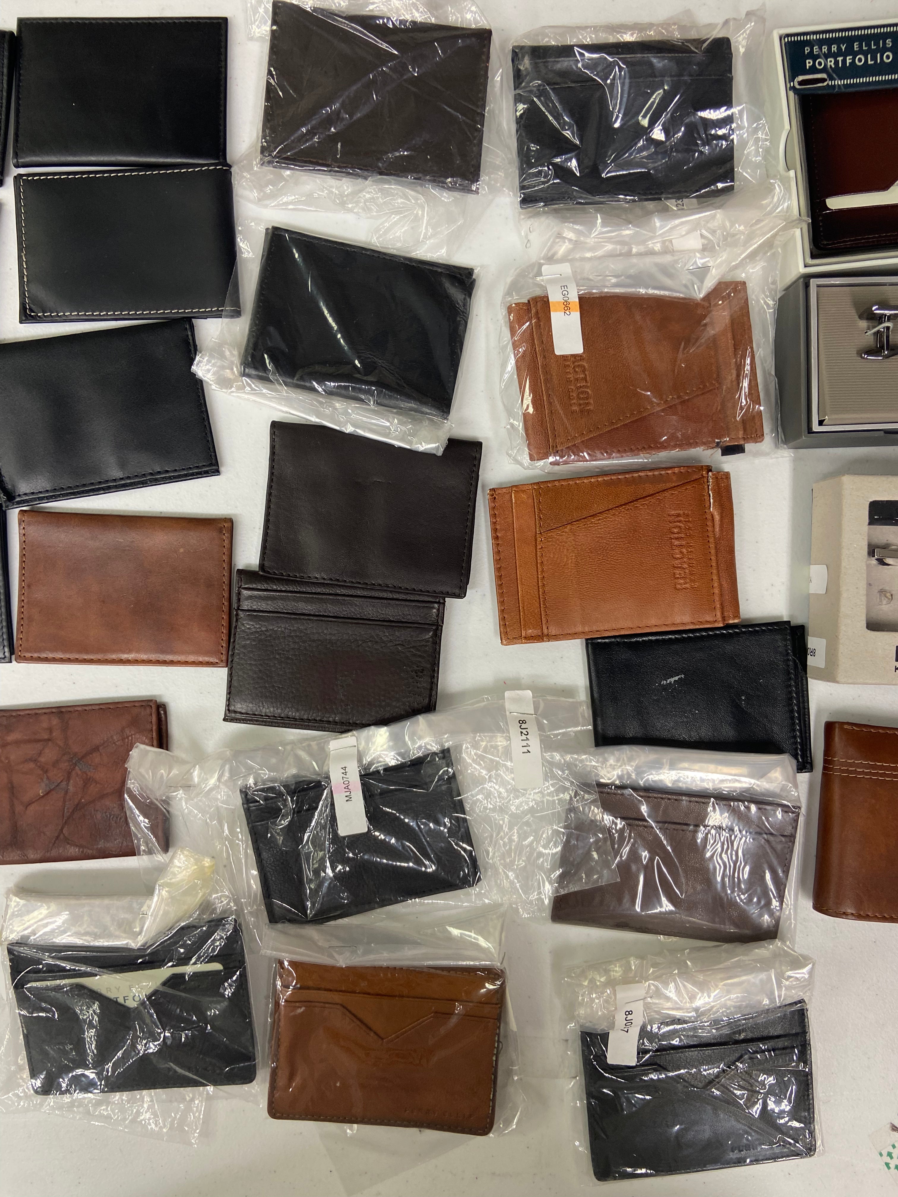 Men's Accessories (Wallets, Card Cases, Cuff Links, Tie Bar) Wholesale Lot, GUESS, GEOFFREY BEENE, RYAN SEACREST, PERRY ELLIS and more, 30 items, CUSTOMER RETURNS