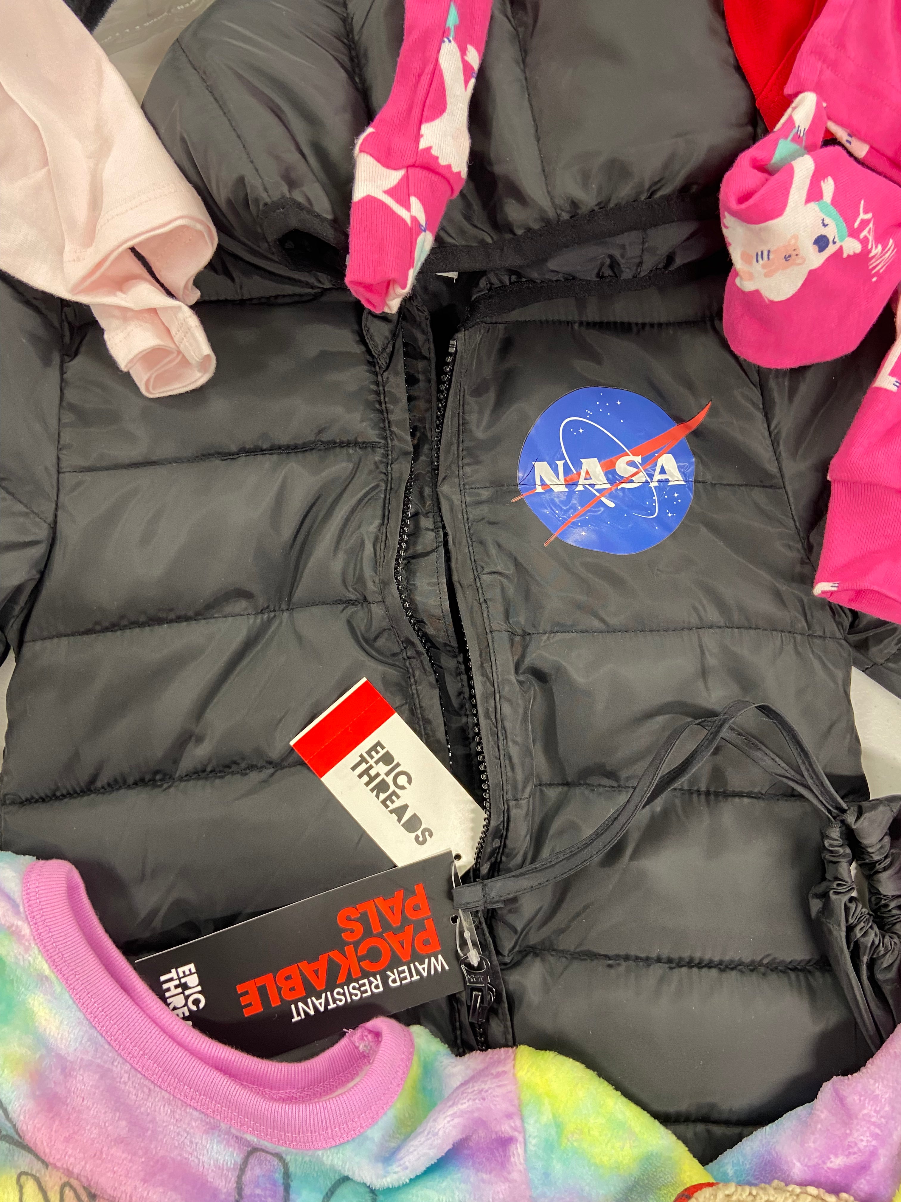 Kid's & Baby's Clothing Assorted Wholesale Lot, DISNEY, CULT OF INDIVIDUALITY, CARTER'S, EPIC THREADS and more, 22 items, Shelf Pulls, MSRP $677