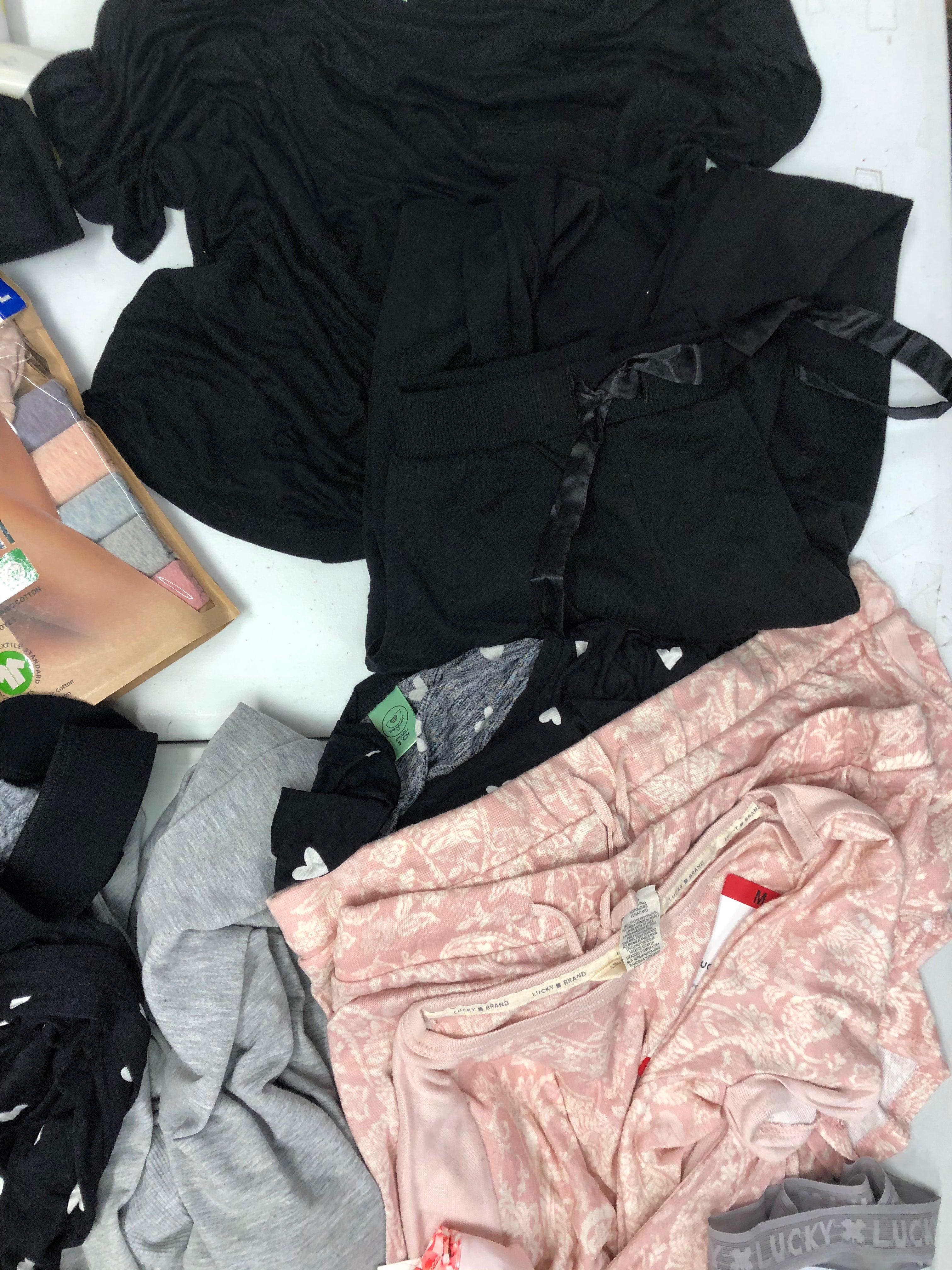 Women's Clothing Sleepwear, Underwear, Wholesale Lot, LUCKY BRAND, FREE PEOPLE, FLORA, HONEYDEW, FELINA and more, 17 items, Shelf Pulls, MSRP $567