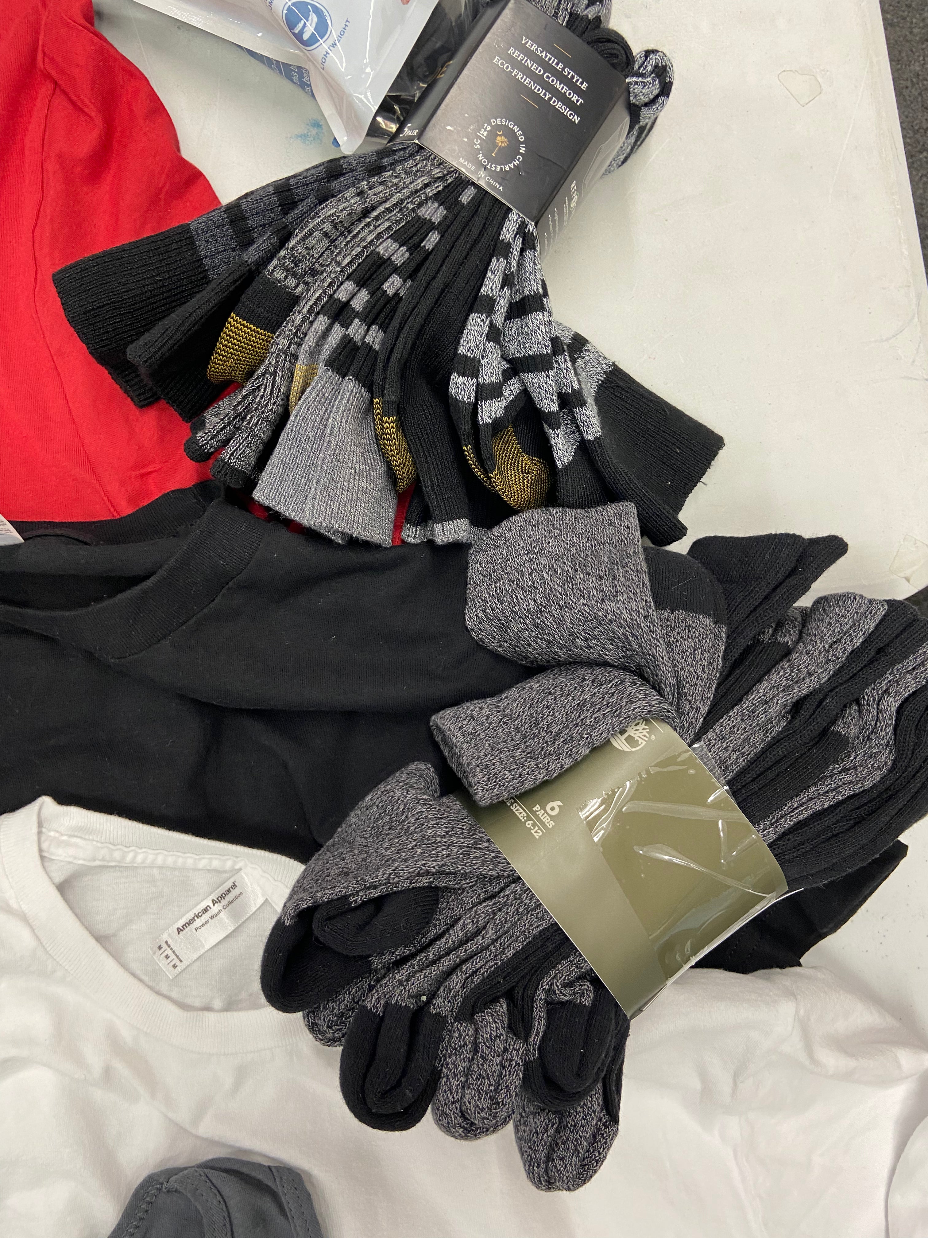 Men's Clothing ASSORTED Wholesale Lot, TIMBERLAND, GOLDTOE, BLOOMINGDALES, AMERICAN APPAREL, 32 DEGREES 14 items, Shelf Pulls, MSRP $423