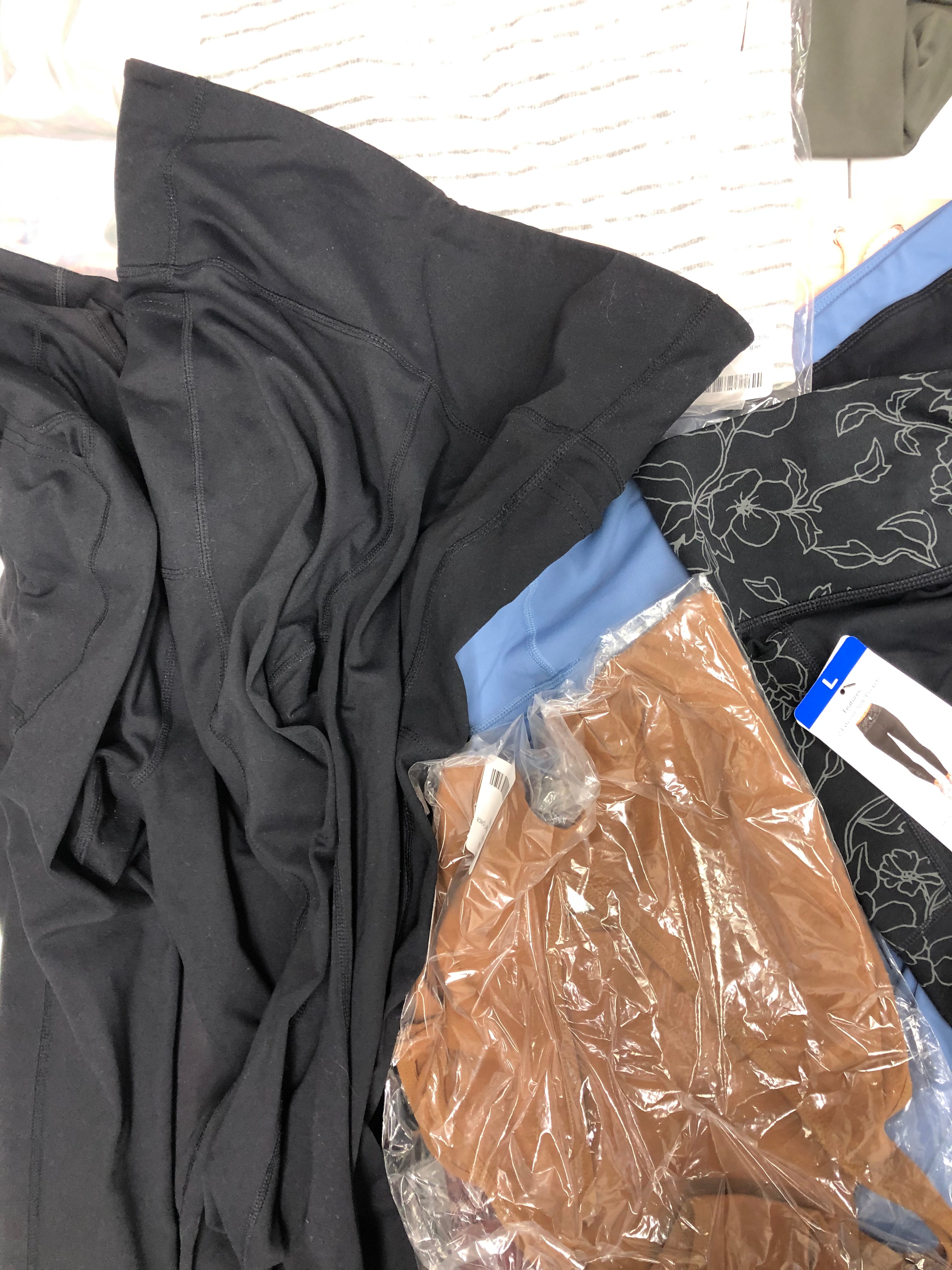 Women's Clothing Activewears Wholesale Lot, SKECHERS, CALVIN KLEIN, MONDETTA, AMERICAN APPAREL and more, 30 items, Shelf Pulls, MSRP $1,053