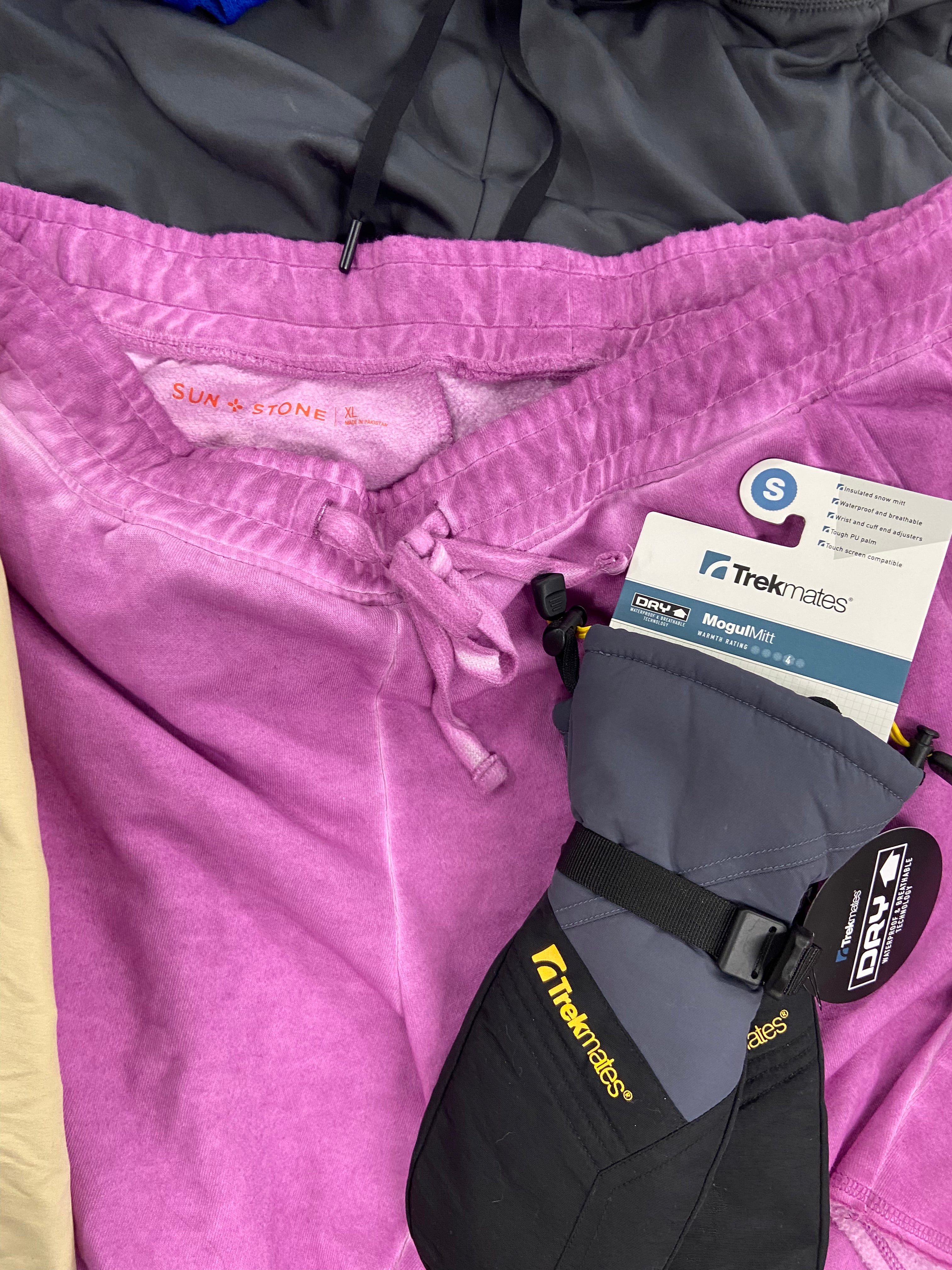 Men's Clothing Assorted Wholesale Lot, LAUREN RALPH LAUREN, NIKE, CHAMPION, BUFFALO, SPYDER, 32 DEGREES and more, 11 items, Shelf Pulls, MSRP $644