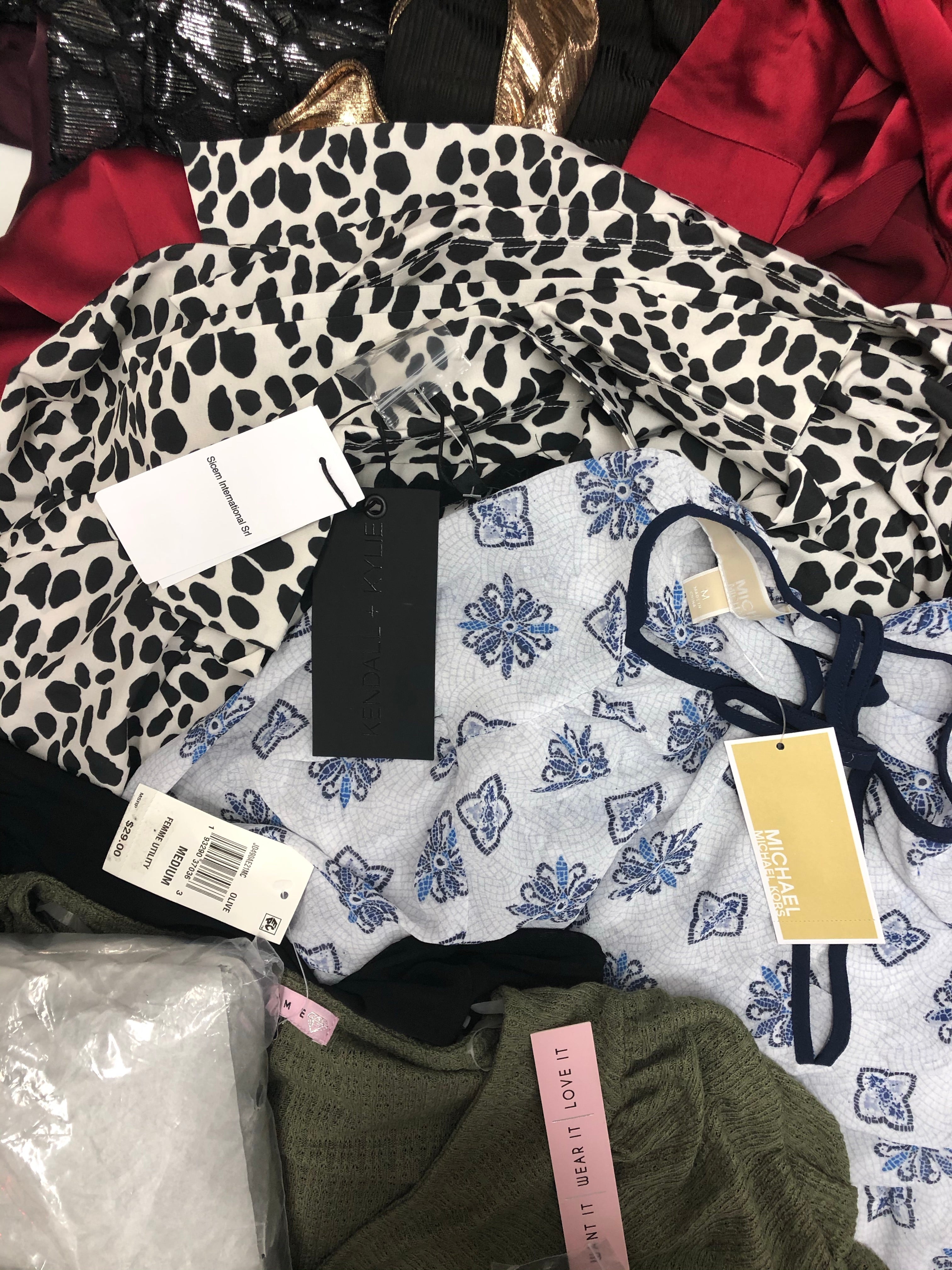 Women's Clothing Tops Wholesale Lot, MICHAEL KORS, DKNY, CALVIN KLEIN, KENDALL, ALFANI and more, 27 Units, Shelf Pulls, MSRP $1,913