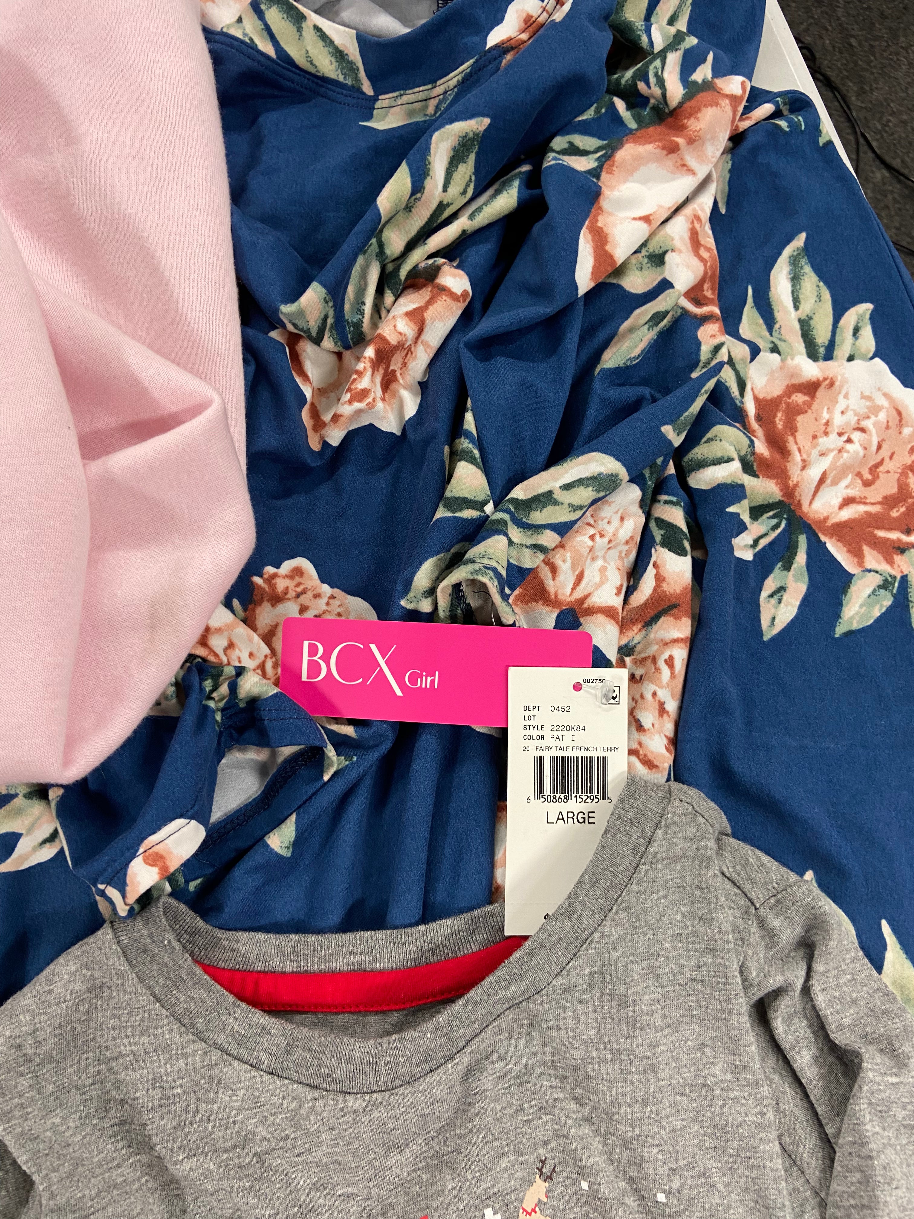 Kid's Clothing Assorted Wholesale Lot, NIKE, LEVI'S, ADIDAS, POLO RALPH LAUREN, RARE EDITIONS, DISNEY, UNDER ARMOUR and more, 19 items, Shelf Pulls, MSRP $562