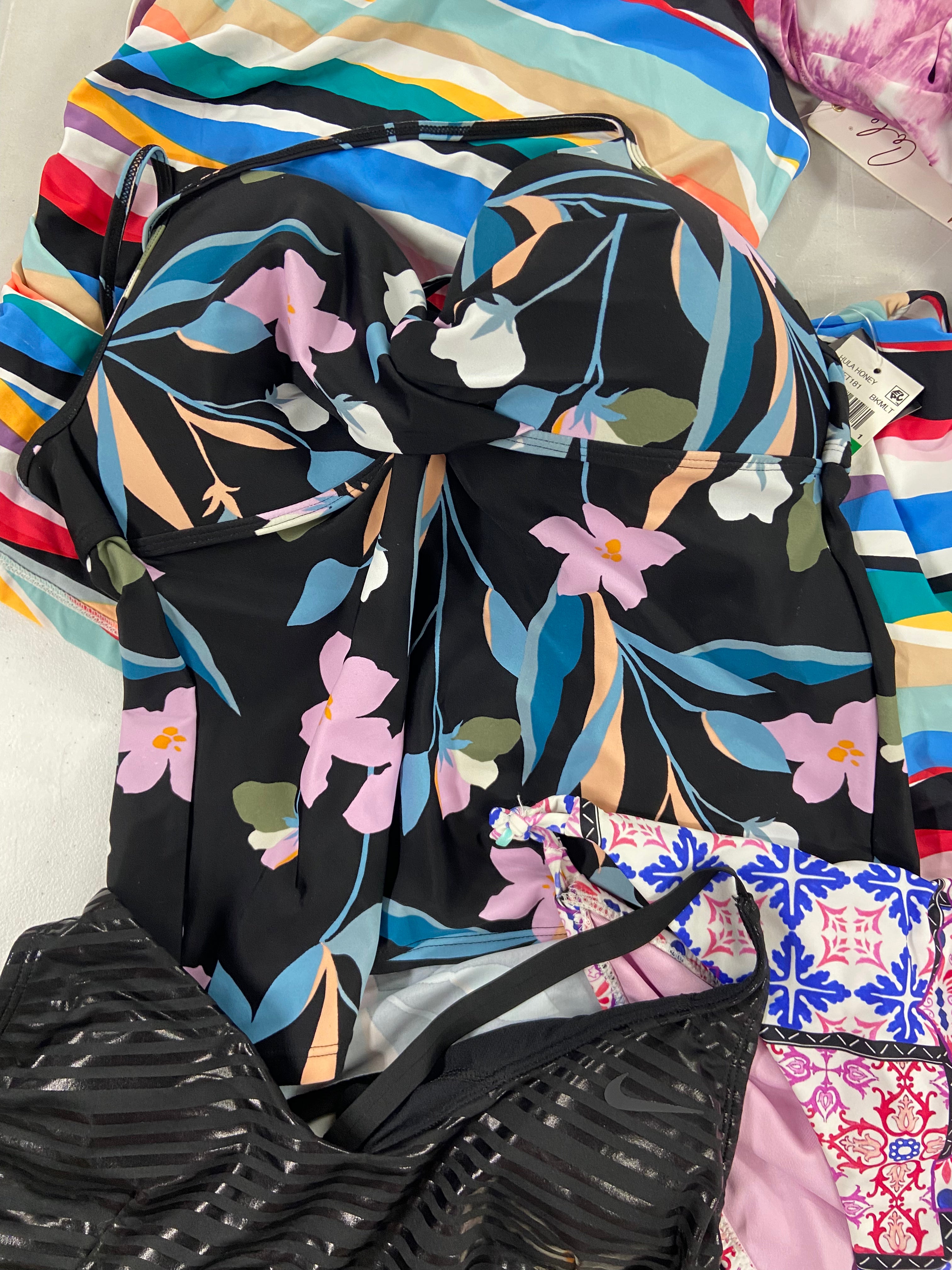 Women's Swimwear & Others Wholesale Lot, NIKE, ANNE COLE, HULA HONEY, CALIFORNIA WAVES, VINCE CAMUTO and more,  21 items, Shelf Pulls, MSRP $1,025