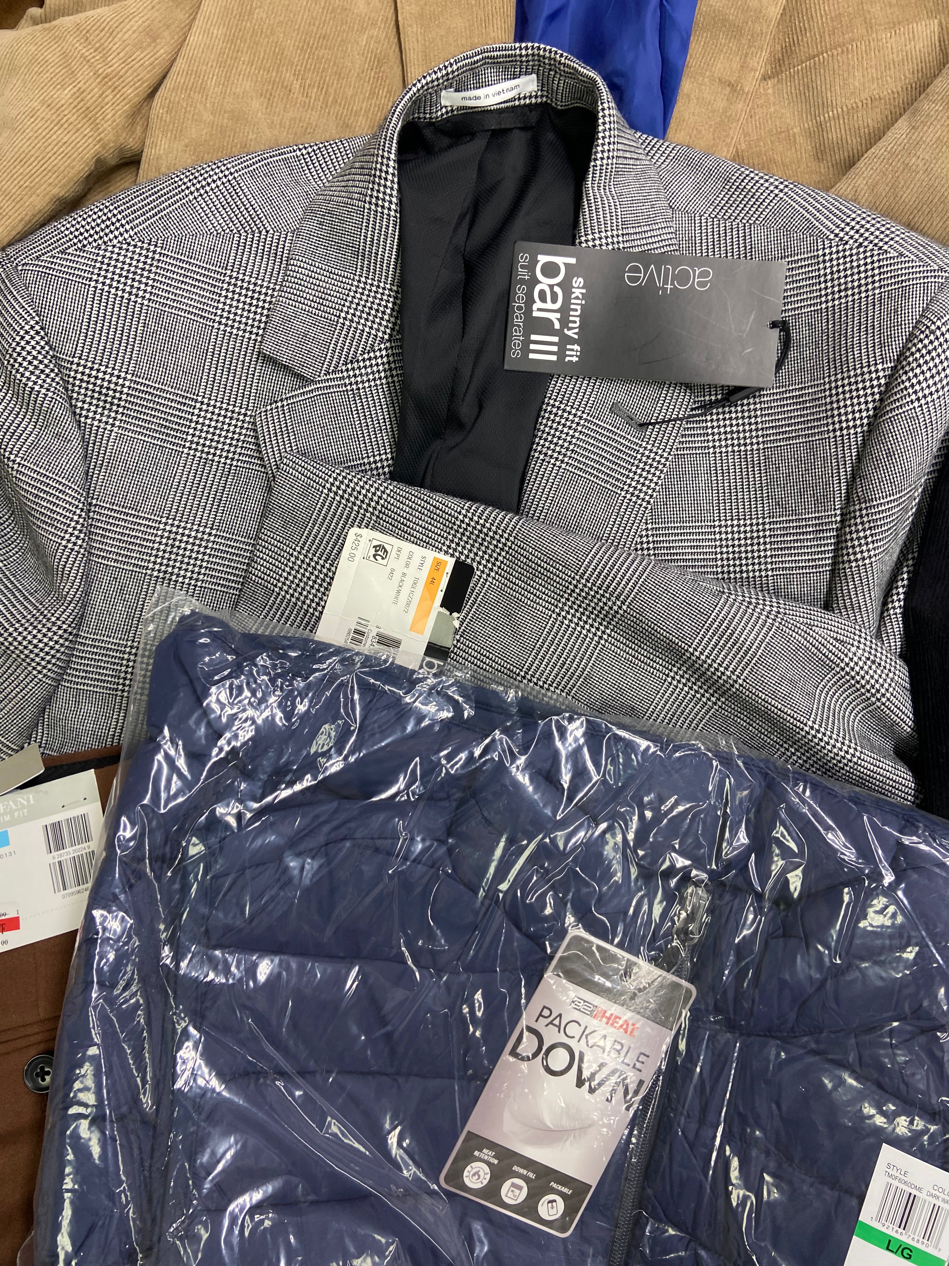 Men's Clothing Blazers & Others Wholesale Lot, CLUB ROOM, BAR III, 32 DEGREES, 8 items, Shelf Pulls, MSRP $2,330