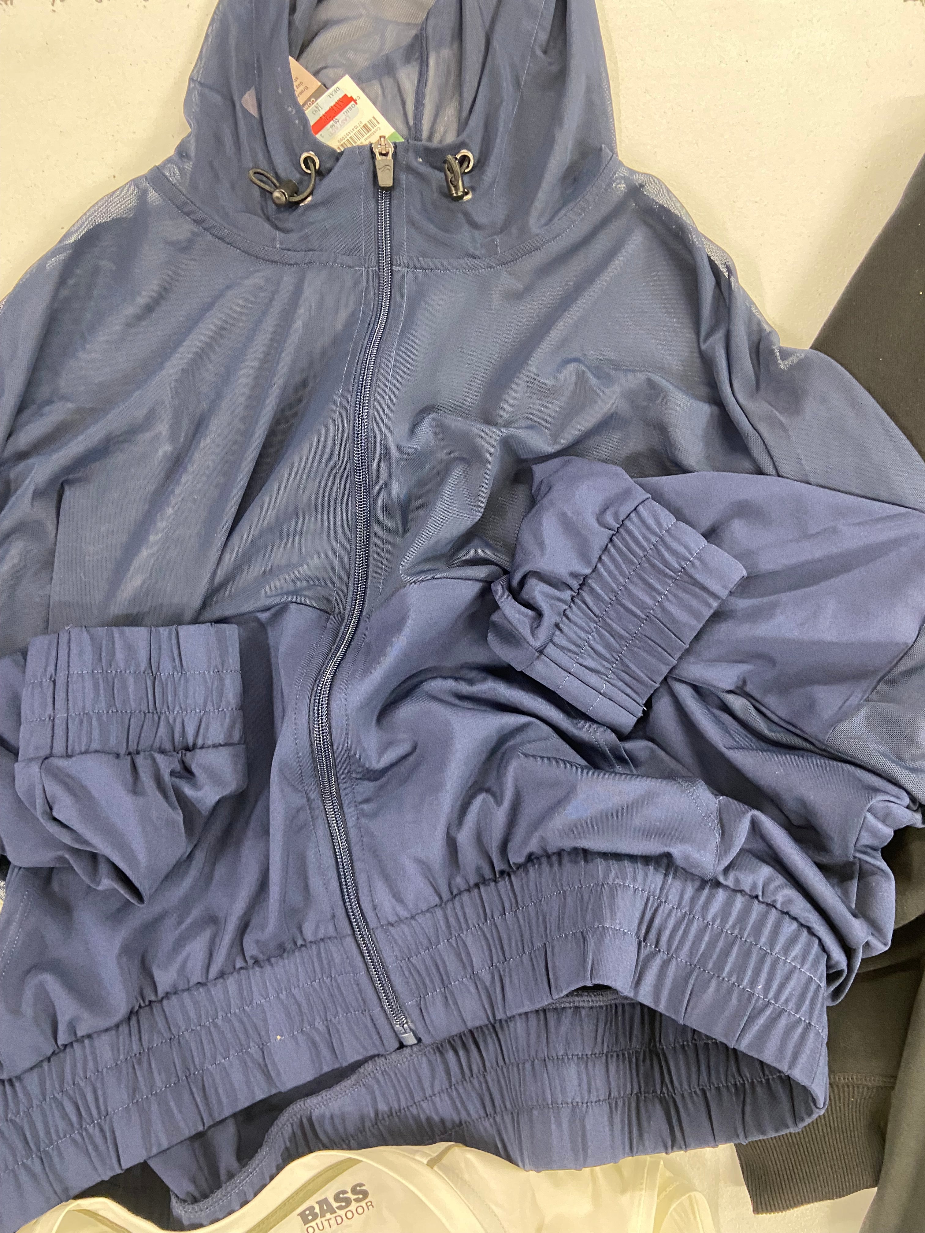 Women's Clothing Assorted Wholesale Lot, MICHAEL KORS, FREE PEOPLE, THE NORTH FACE, BASS OUTDOOR, SANCTUARY and others,11 items, Shelf Pulls, MSRP $739