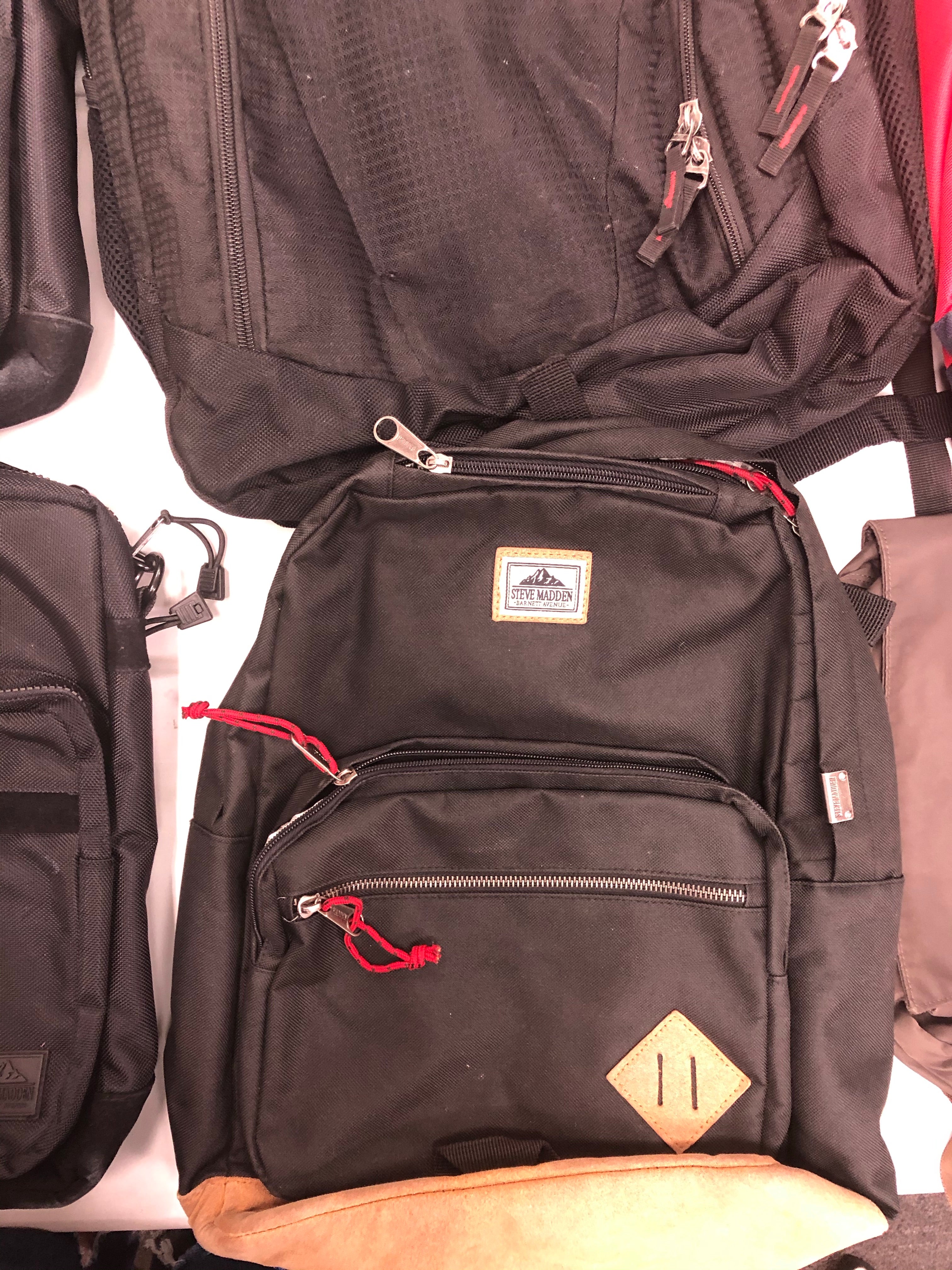 Men's Bags Wholesale Lot, JANSPORT, KENNETH COLE, STEVE MADDEN, LUCAS GEAR, 8 Items, CUSTOMER RETURNS, MSRP $398