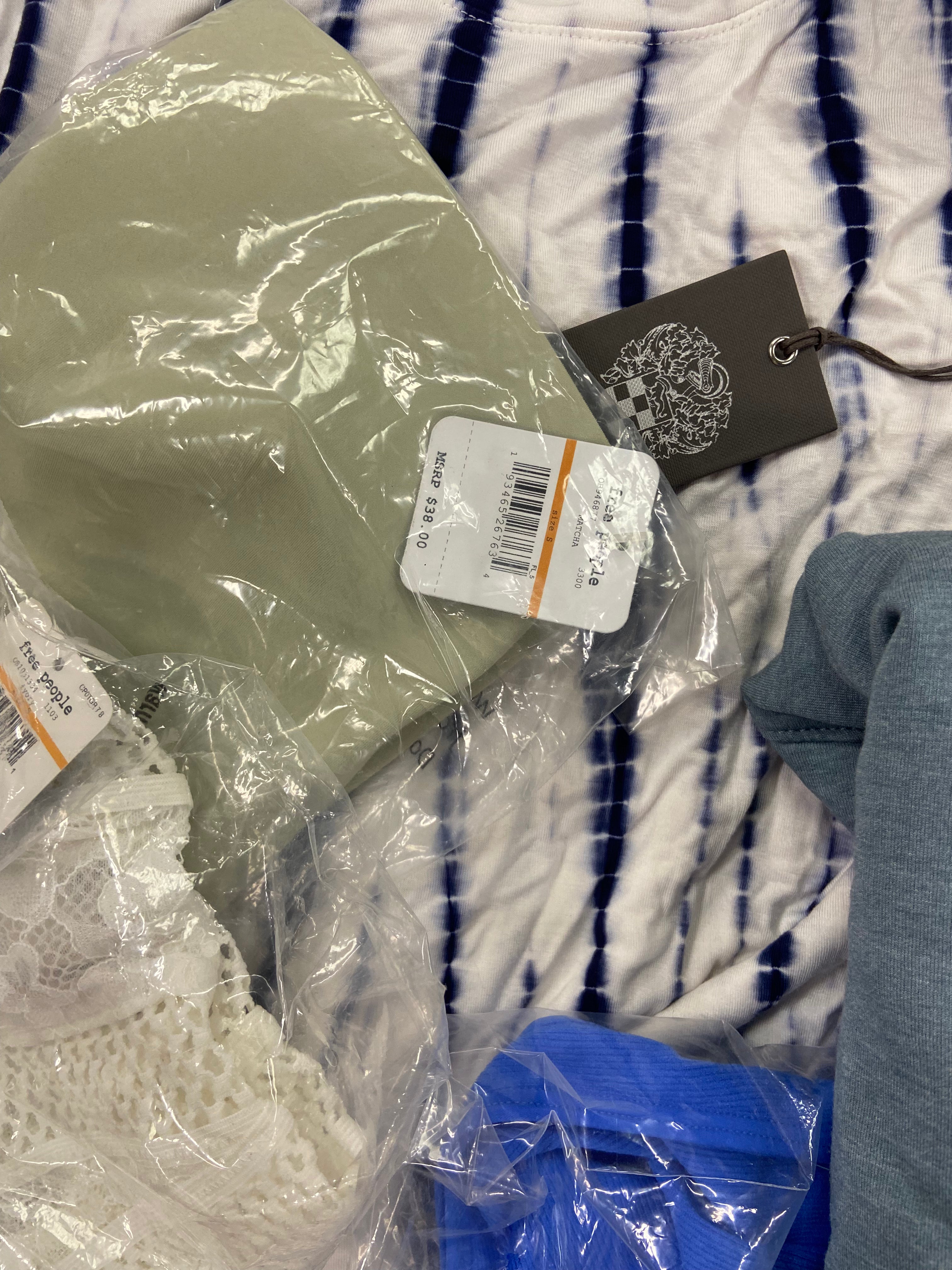 Women's Clothing Tops Wholesale Lot, FREE PEOPLE, VINCE CAMUTO, KENSIE, 32 DEGREES, AMERICAN APPAREL, ELLA MOSS and more, 23 items, Shelf Pulls, MSRP $932