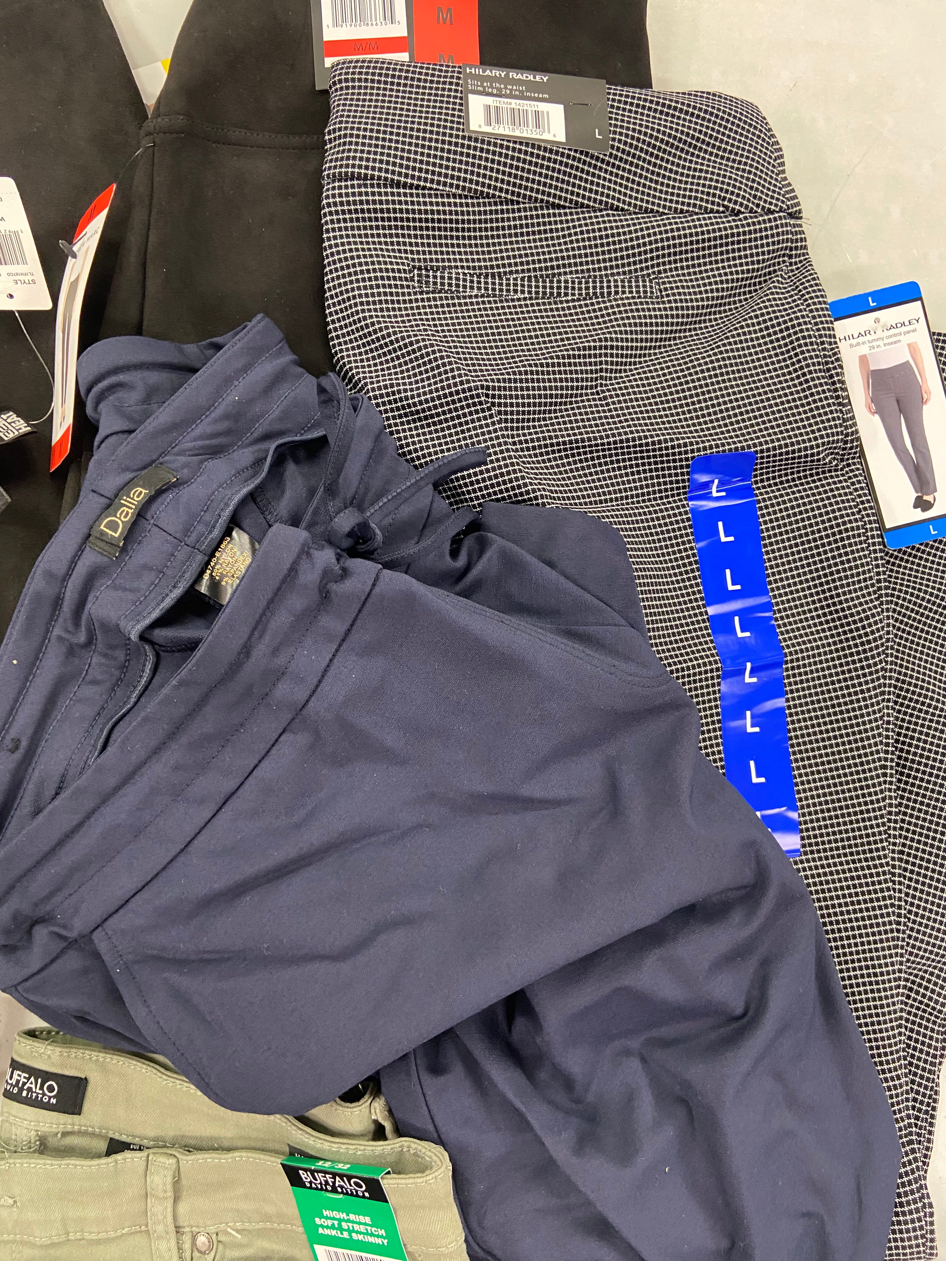 Women's Clothing Pants & Others Wholesale Lot, JOE'S JEANS, DKNY, CURRENT ELLIOTT, FREE PEOPLE, ANDREW MARC, BUFFALO, GLORIA VANDERBILT and more, 15 items, Shelf Pulls, MSRP $878